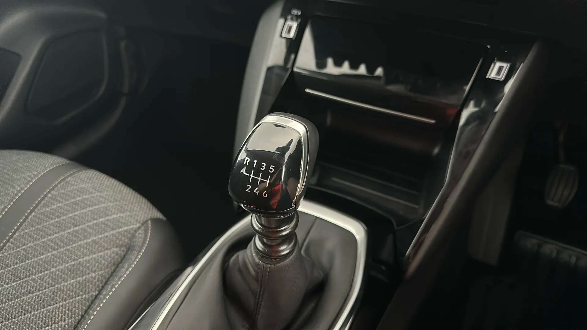 2025 PEUGEOT 208 2025 PEUGEOT 208