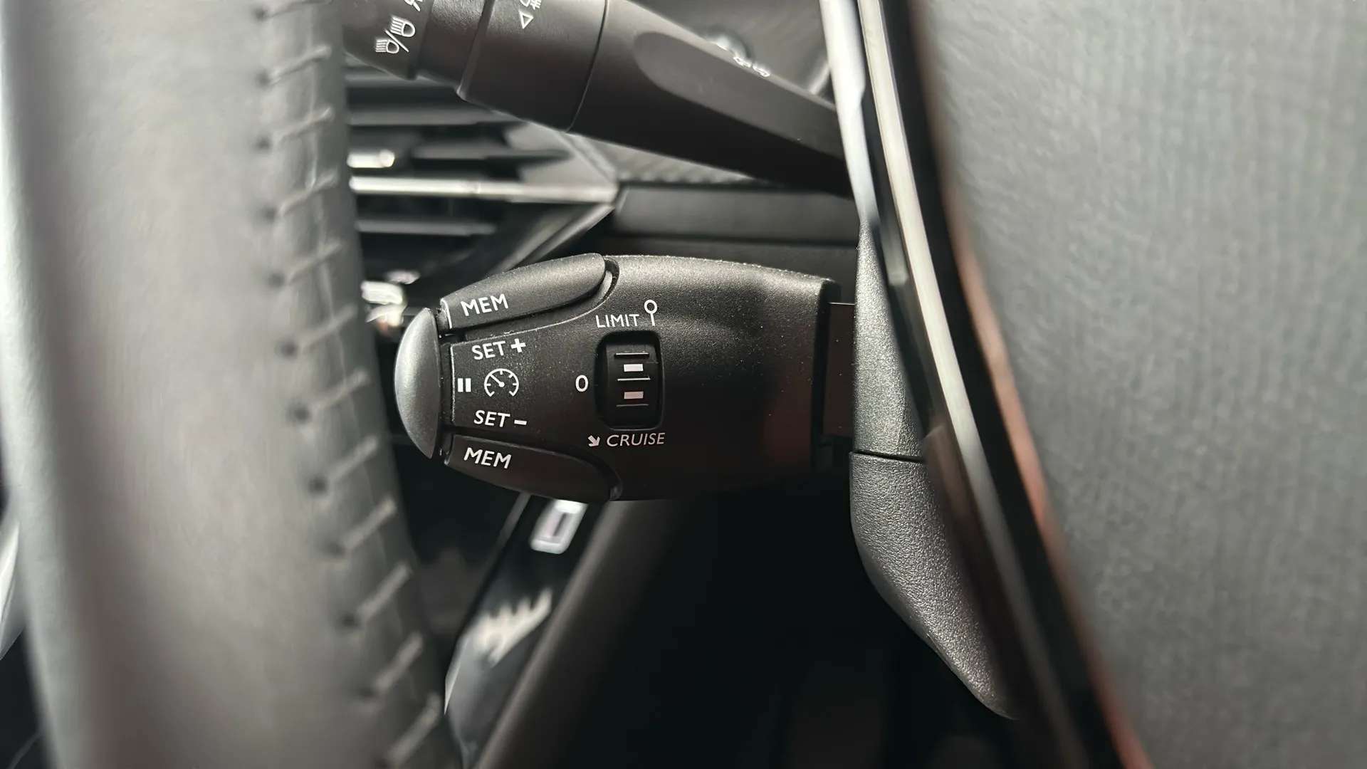 2025 PEUGEOT 208 2025 PEUGEOT 208
