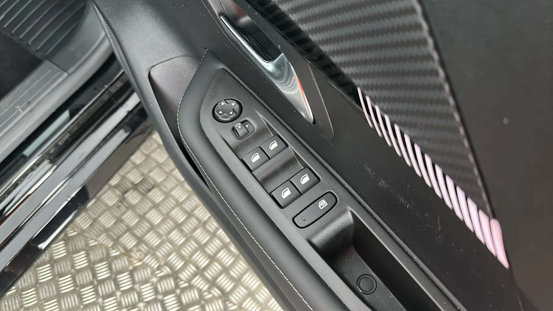 2025 PEUGEOT 208 2025 PEUGEOT 208
