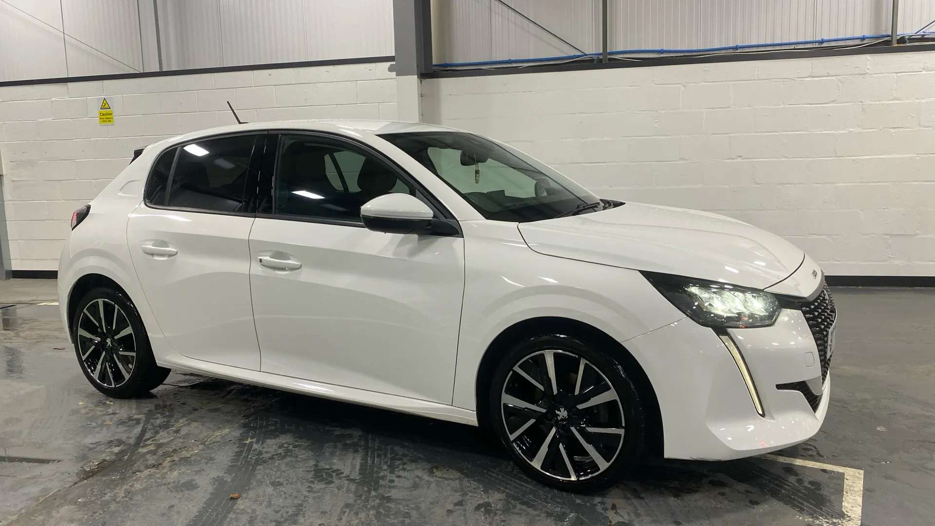 A 2020 PEUGEOT 208 1.2 PureTech 100 Allure A 2020 PEUGEOT 208 1.2 PureTech 100 Allure