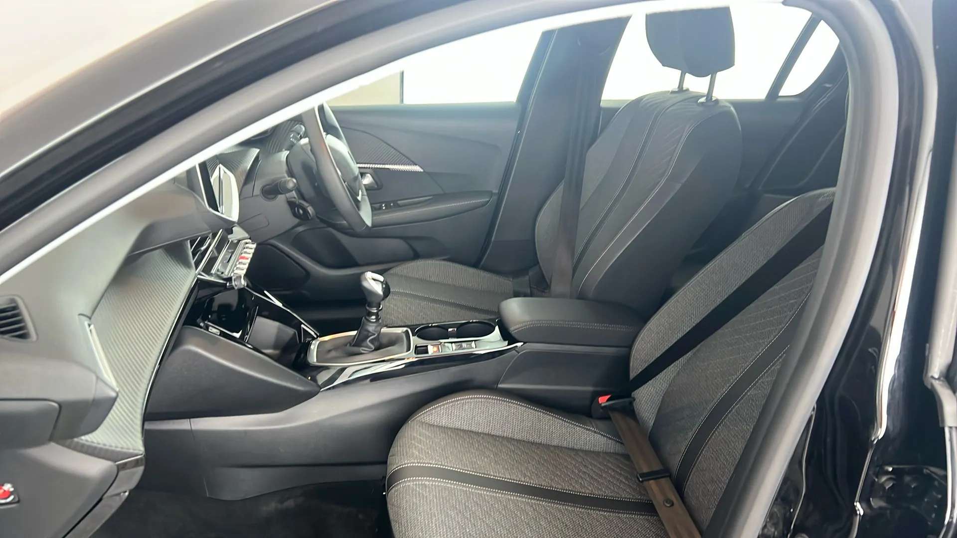 2025 PEUGEOT 208 2025 PEUGEOT 208