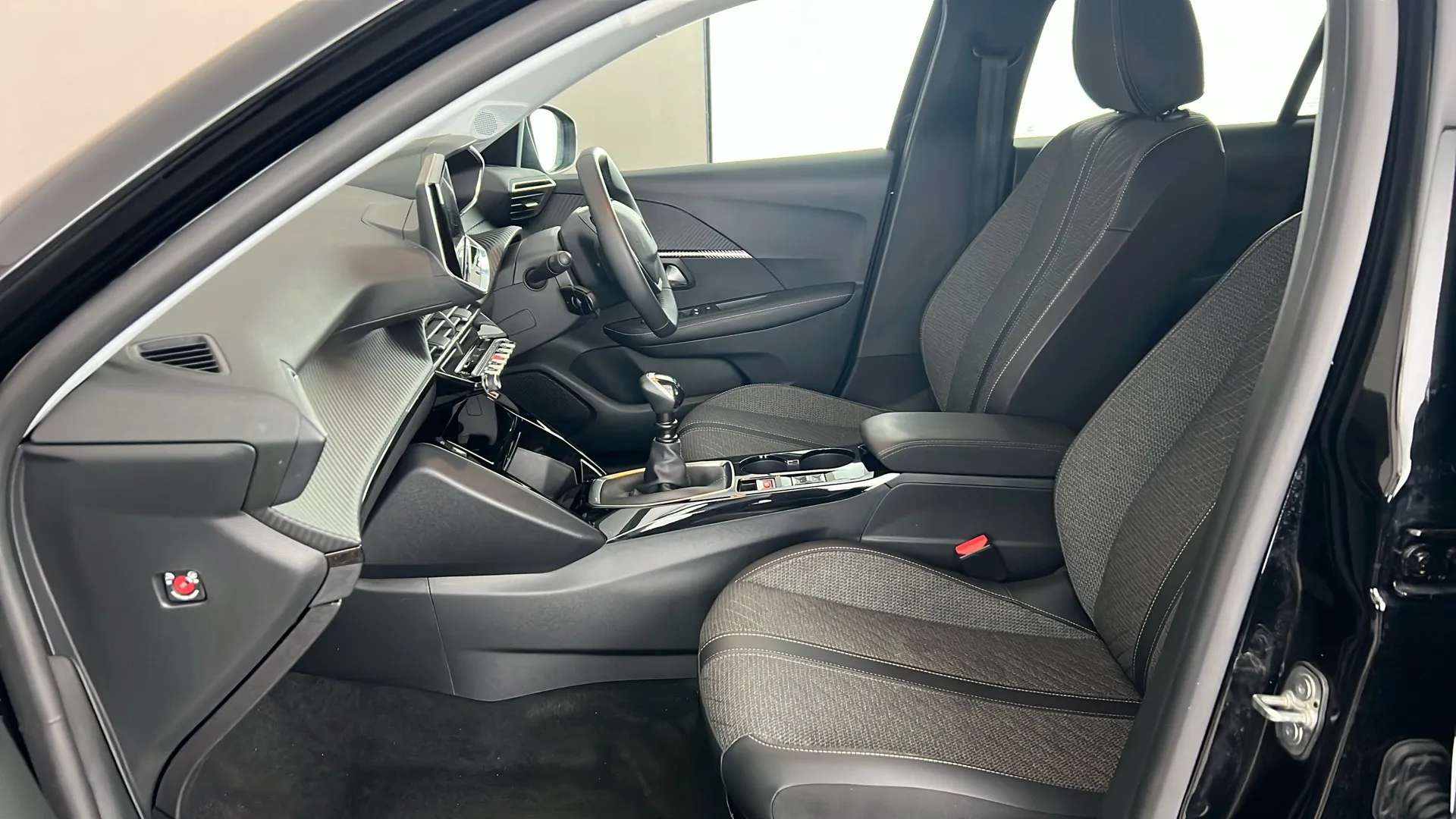 2025 PEUGEOT 208 2025 PEUGEOT 208