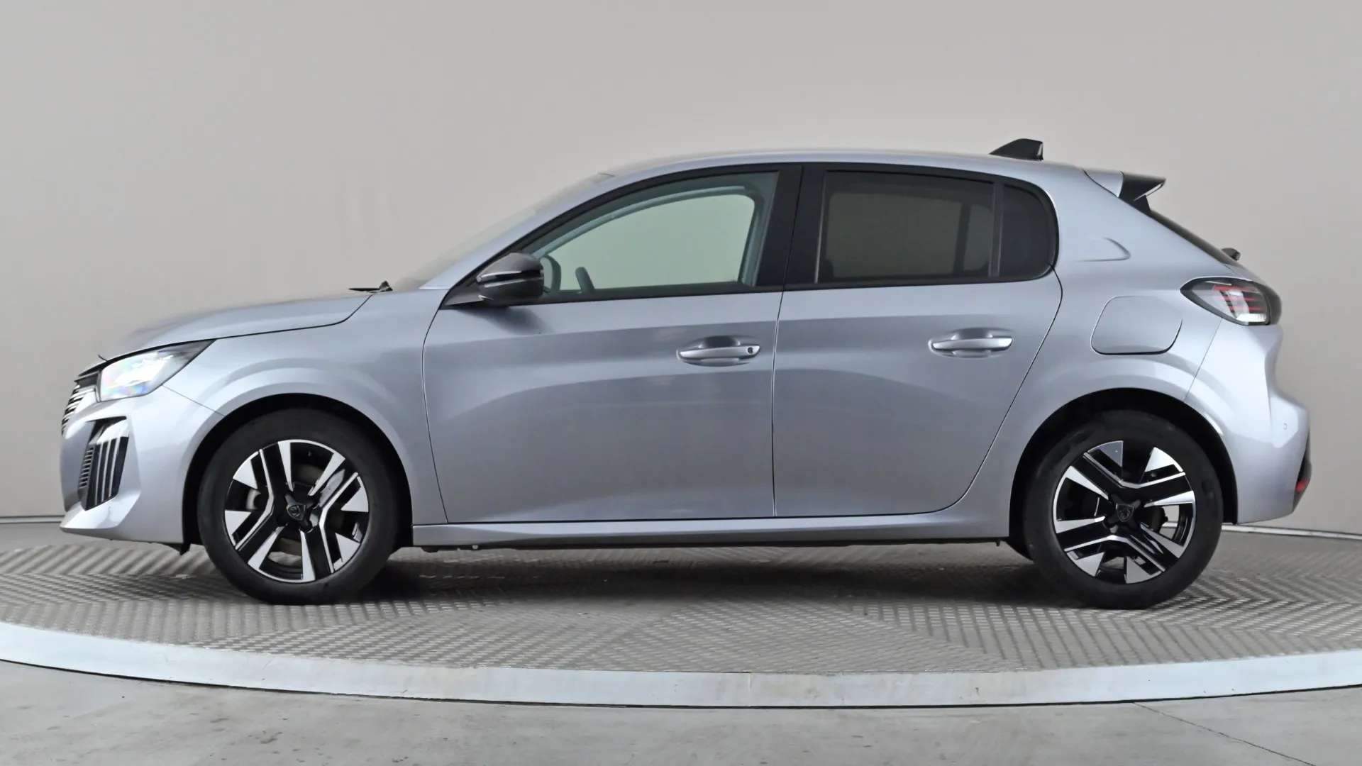 A 2025 PEUGEOT 208 1.2 PureTech 100 Allure A 2025 PEUGEOT 208 1.2 PureTech 100 Allure