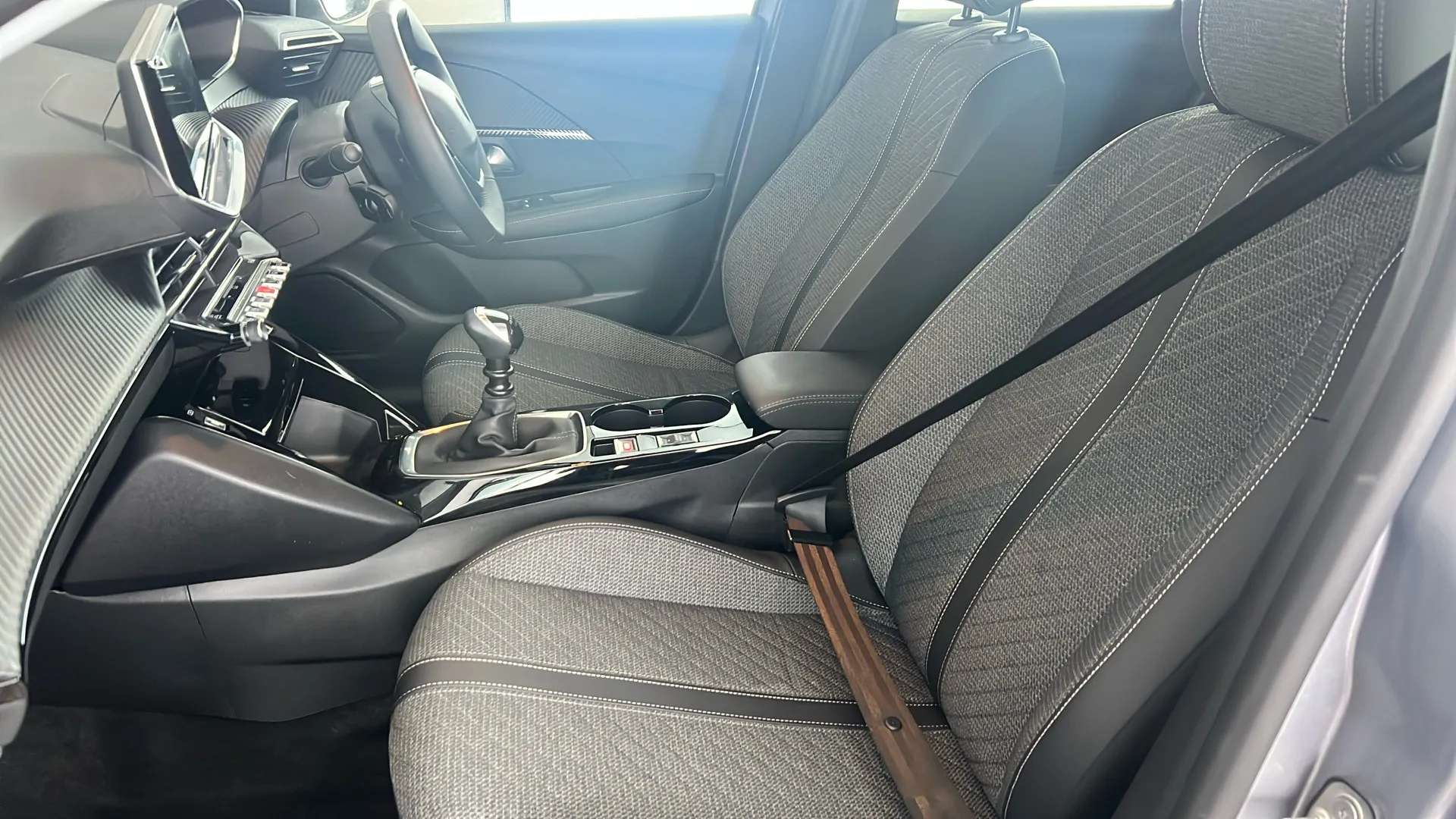 2025 PEUGEOT 208 2025 PEUGEOT 208