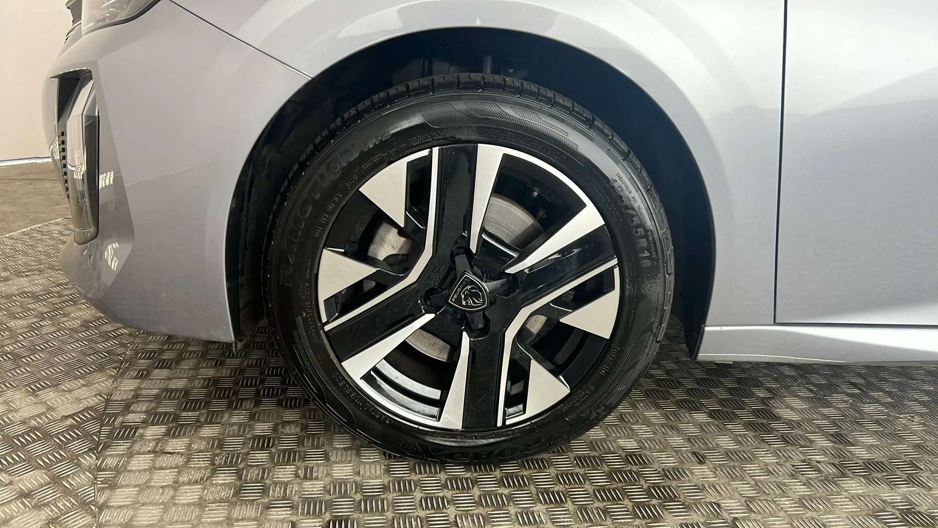 2025 PEUGEOT 208 2025 PEUGEOT 208