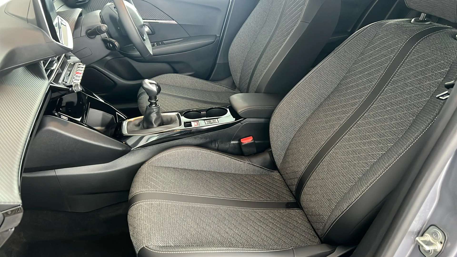 2025 PEUGEOT 208 2025 PEUGEOT 208