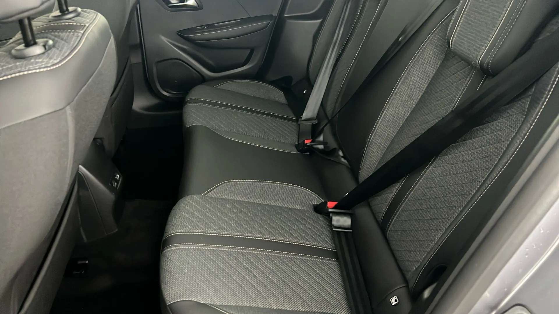 2025 PEUGEOT 208 2025 PEUGEOT 208