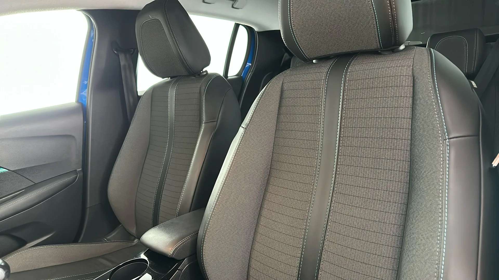 2021 PEUGEOT 208 2021 PEUGEOT 208