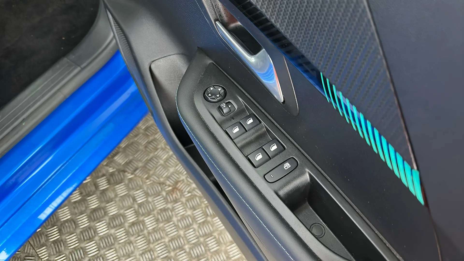 2021 PEUGEOT 208 2021 PEUGEOT 208