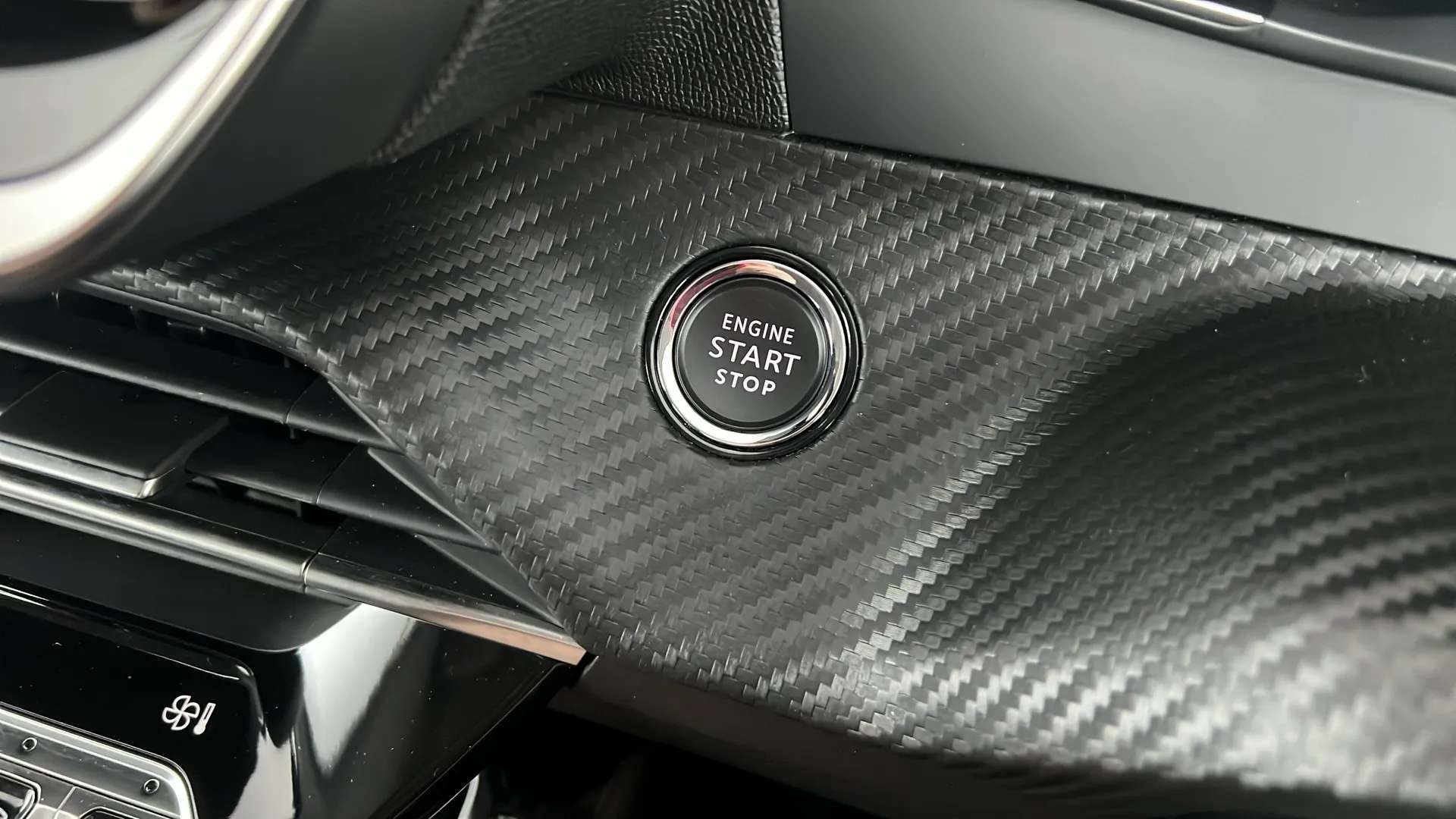 2024 PEUGEOT 208 2024 PEUGEOT 208