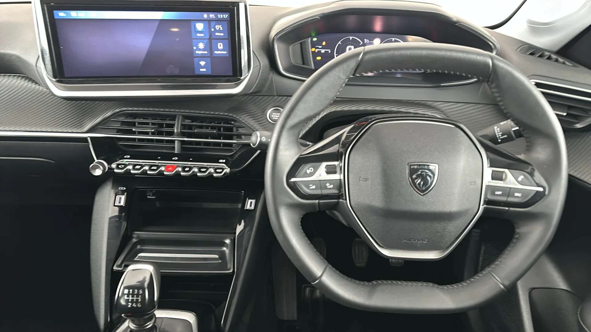 2024 PEUGEOT 208 2024 PEUGEOT 208