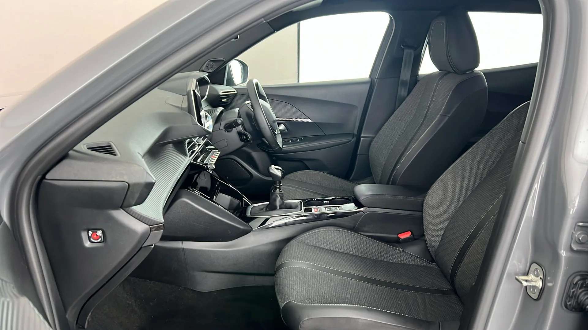 2024 PEUGEOT 2008 2024 PEUGEOT 2008