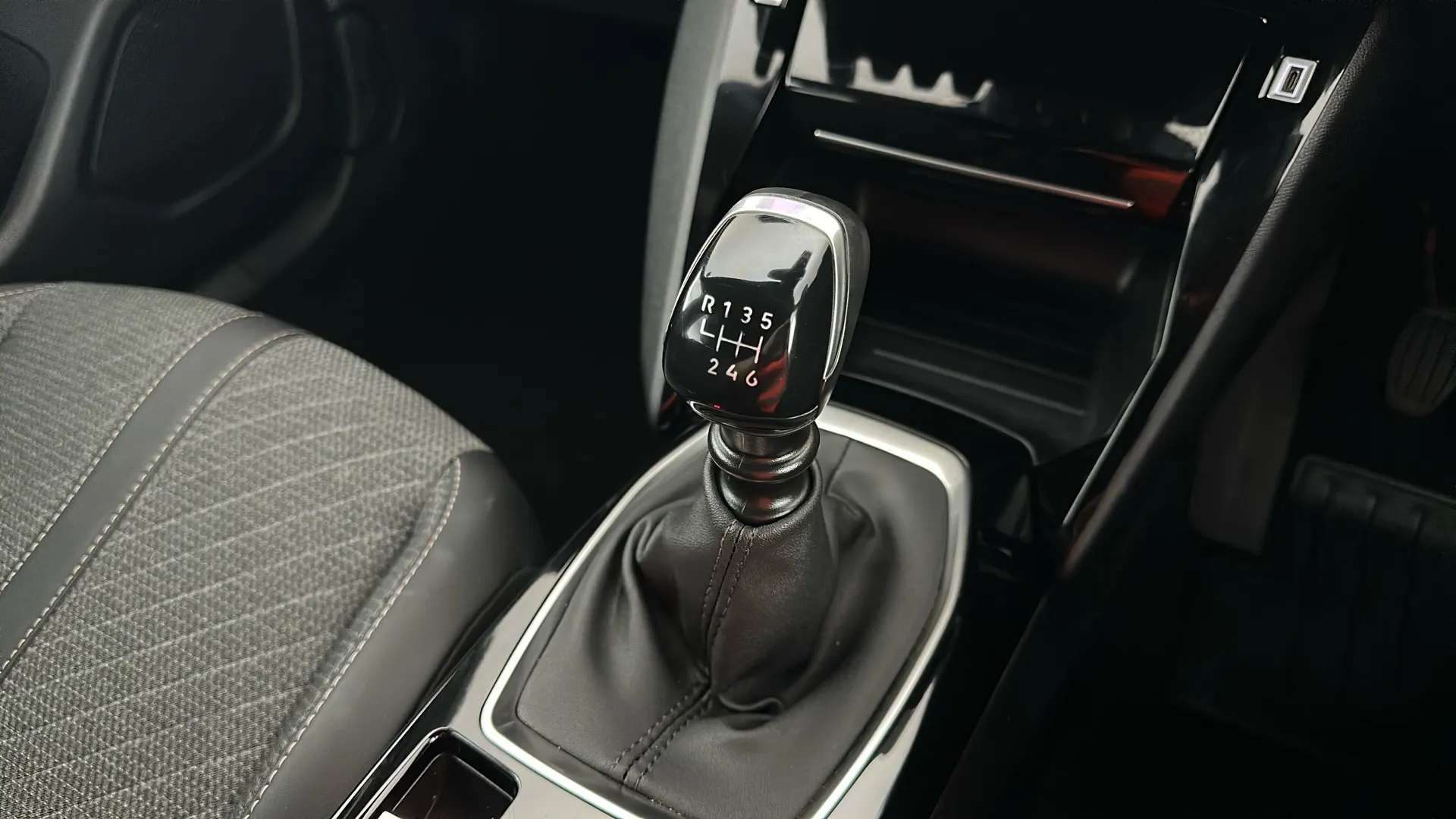 2025 PEUGEOT 2008 2025 PEUGEOT 2008