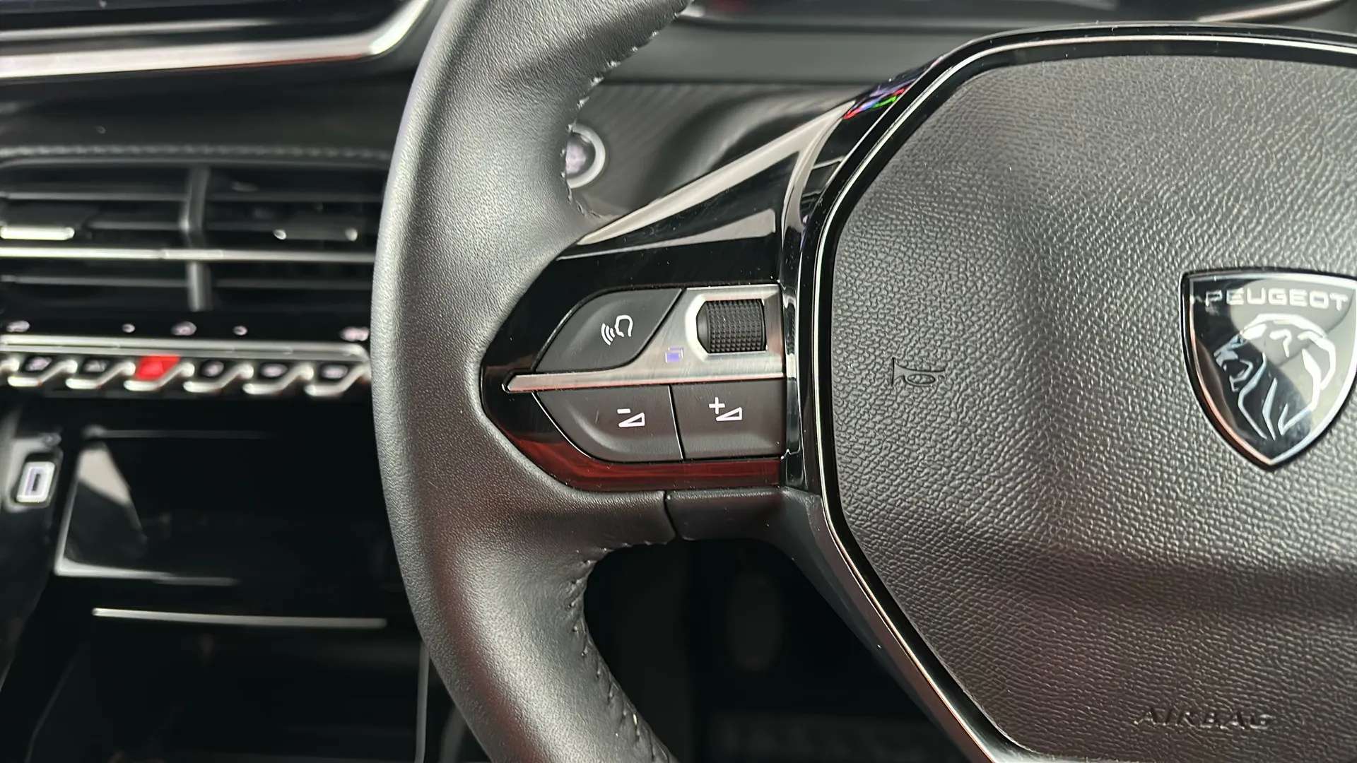 2025 PEUGEOT 2008 2025 PEUGEOT 2008