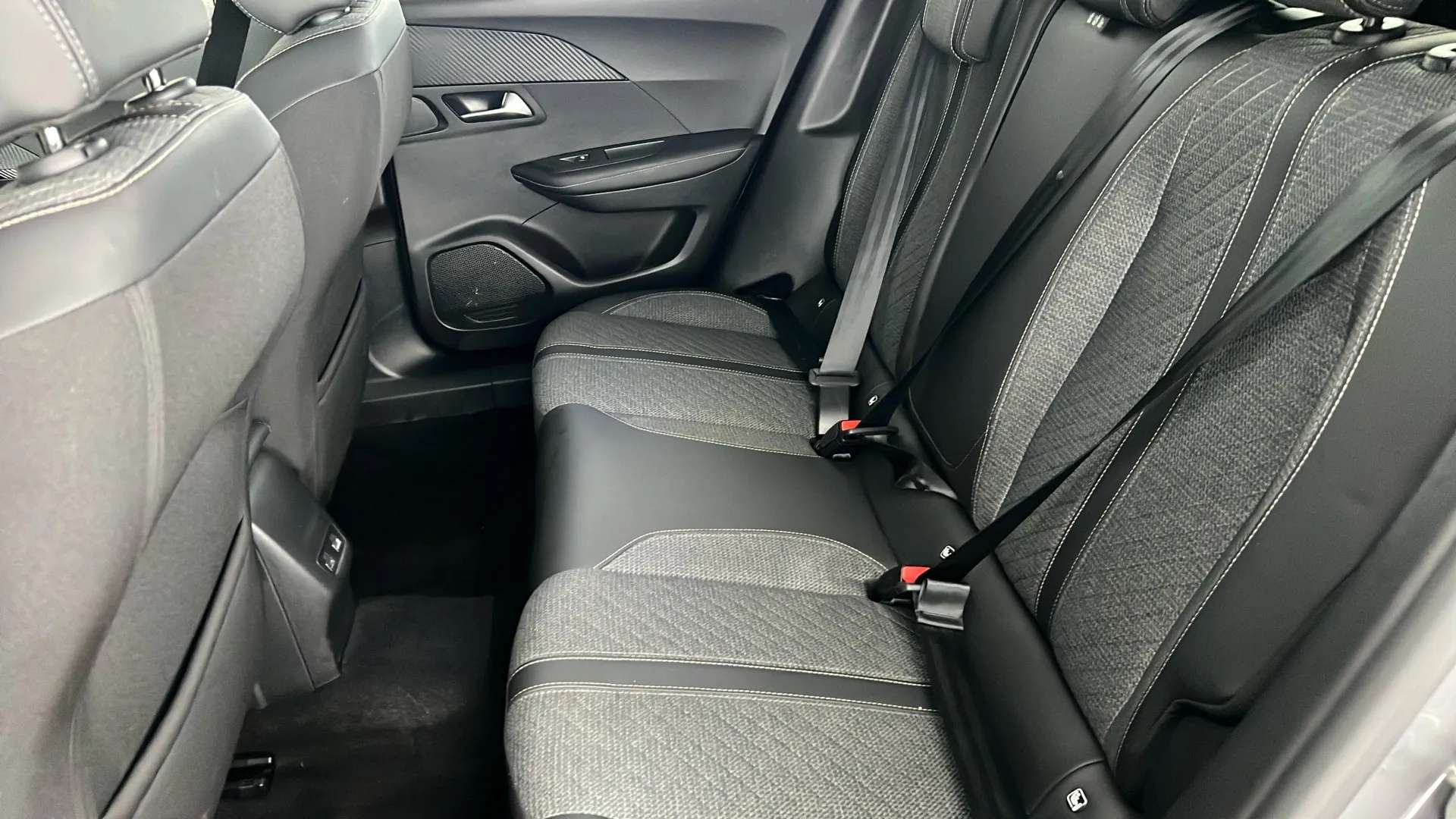 2024 PEUGEOT 2008 2024 PEUGEOT 2008