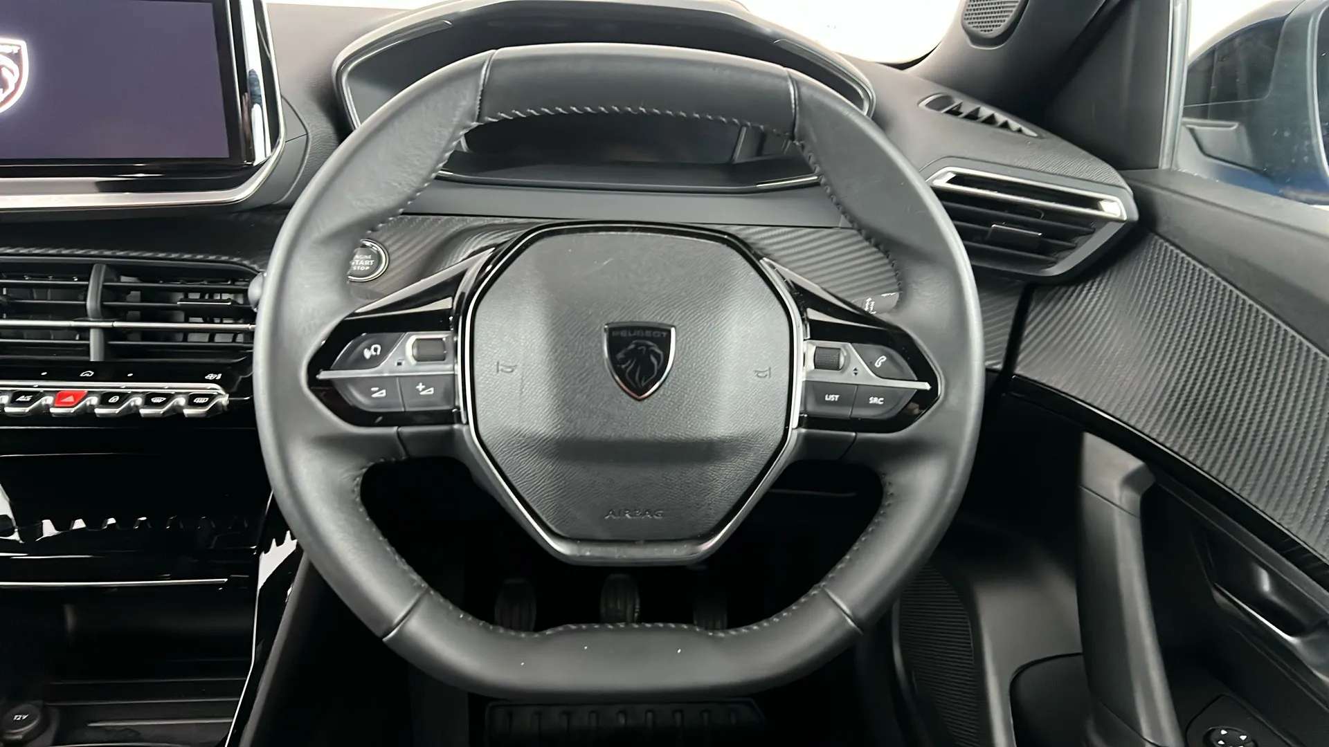 2024 PEUGEOT 2008 2024 PEUGEOT 2008