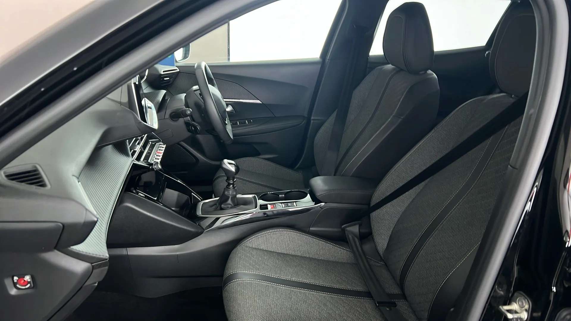 2024 PEUGEOT 2008 2024 PEUGEOT 2008