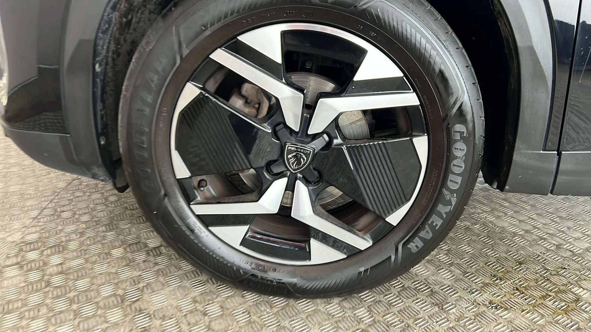 2024 PEUGEOT 2008 2024 PEUGEOT 2008