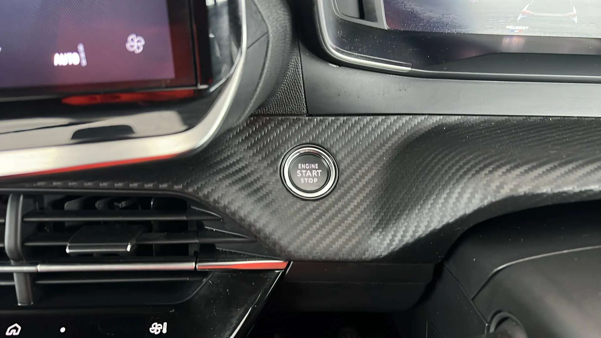 2024 PEUGEOT 2008 2024 PEUGEOT 2008