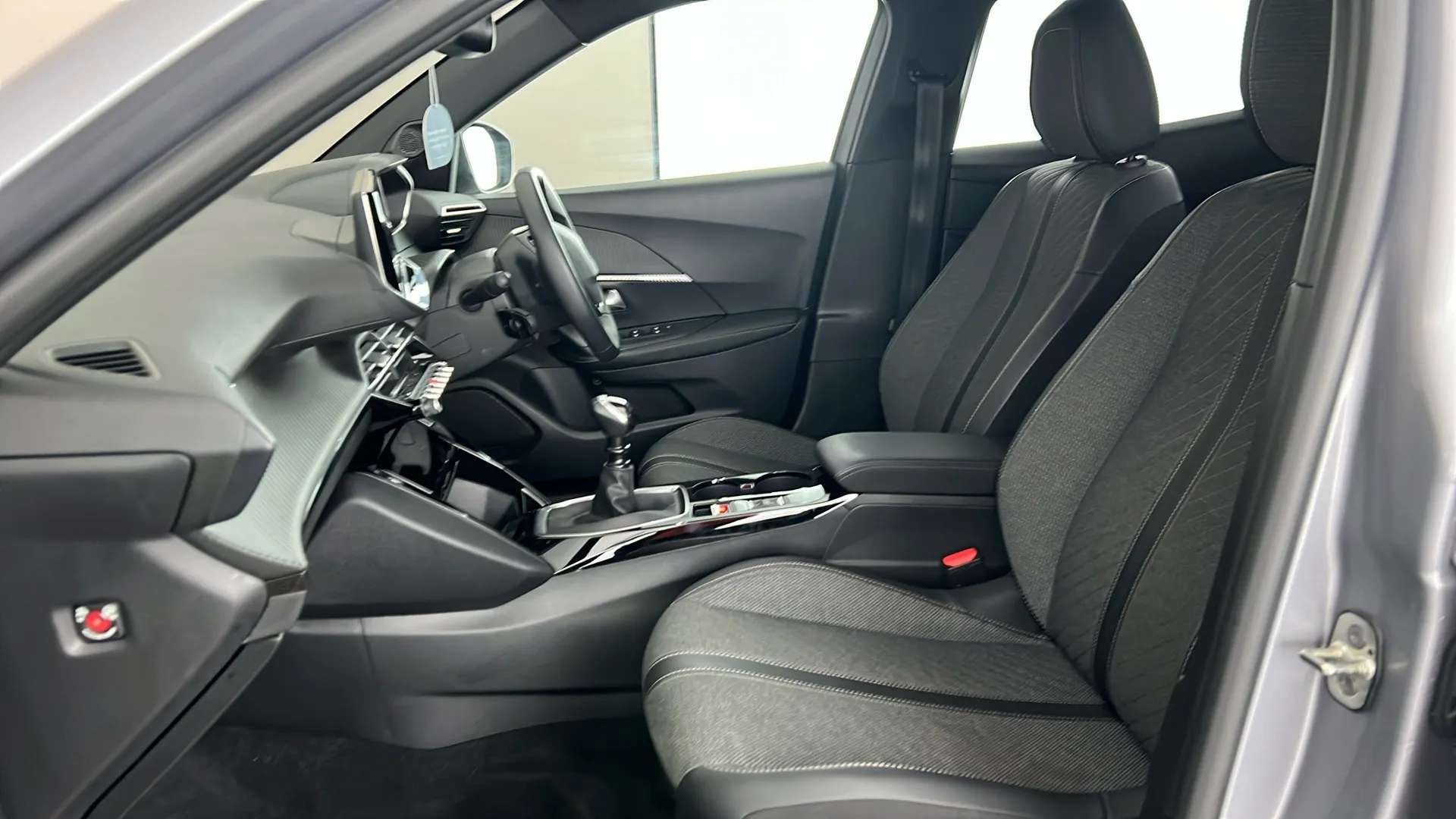 2024 PEUGEOT 2008 2024 PEUGEOT 2008