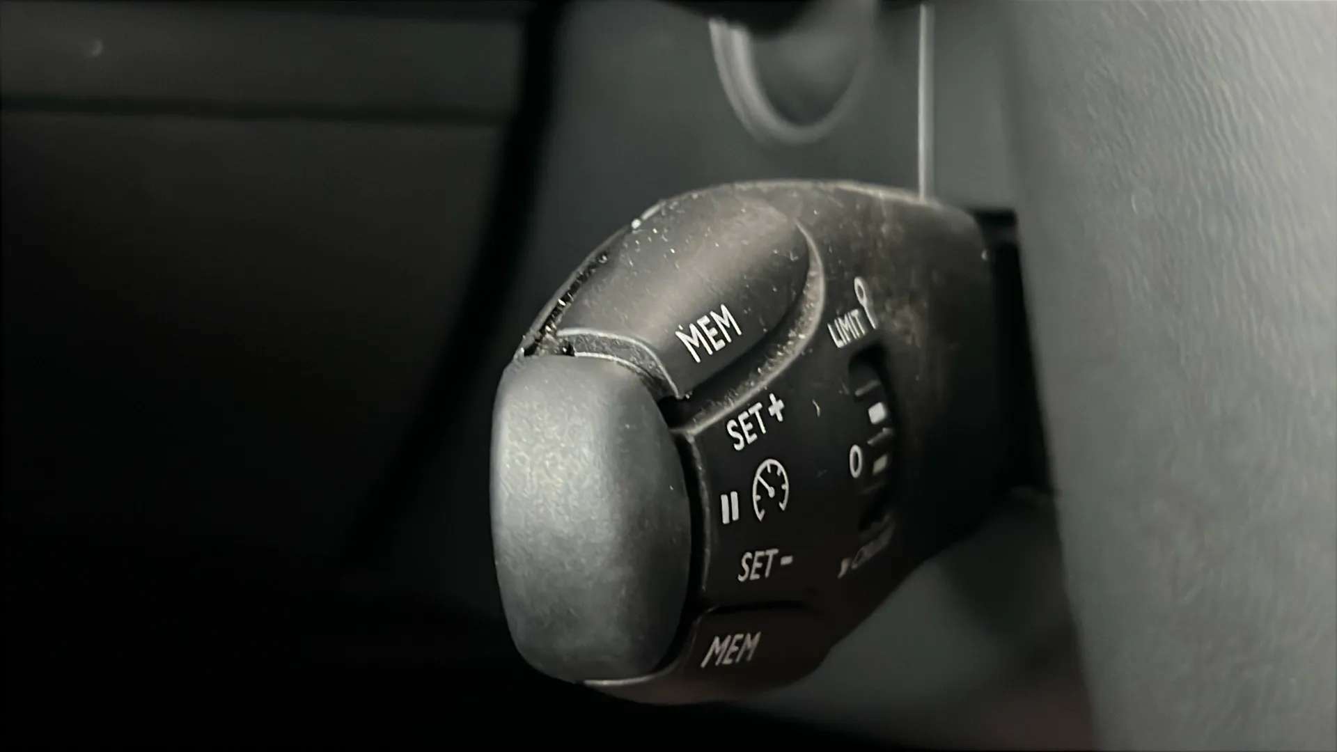 2024 PEUGEOT 2008 2024 PEUGEOT 2008