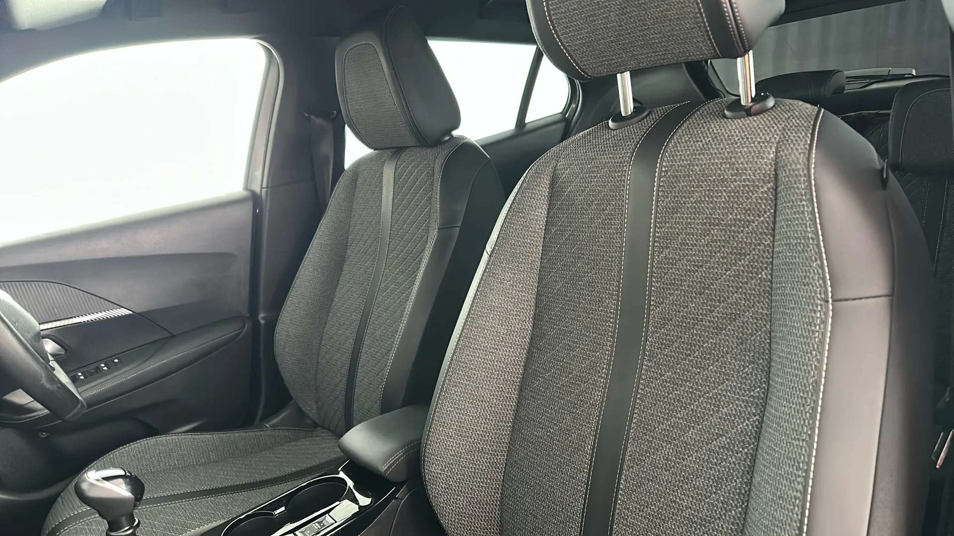 2023 PEUGEOT 2008 2023 PEUGEOT 2008