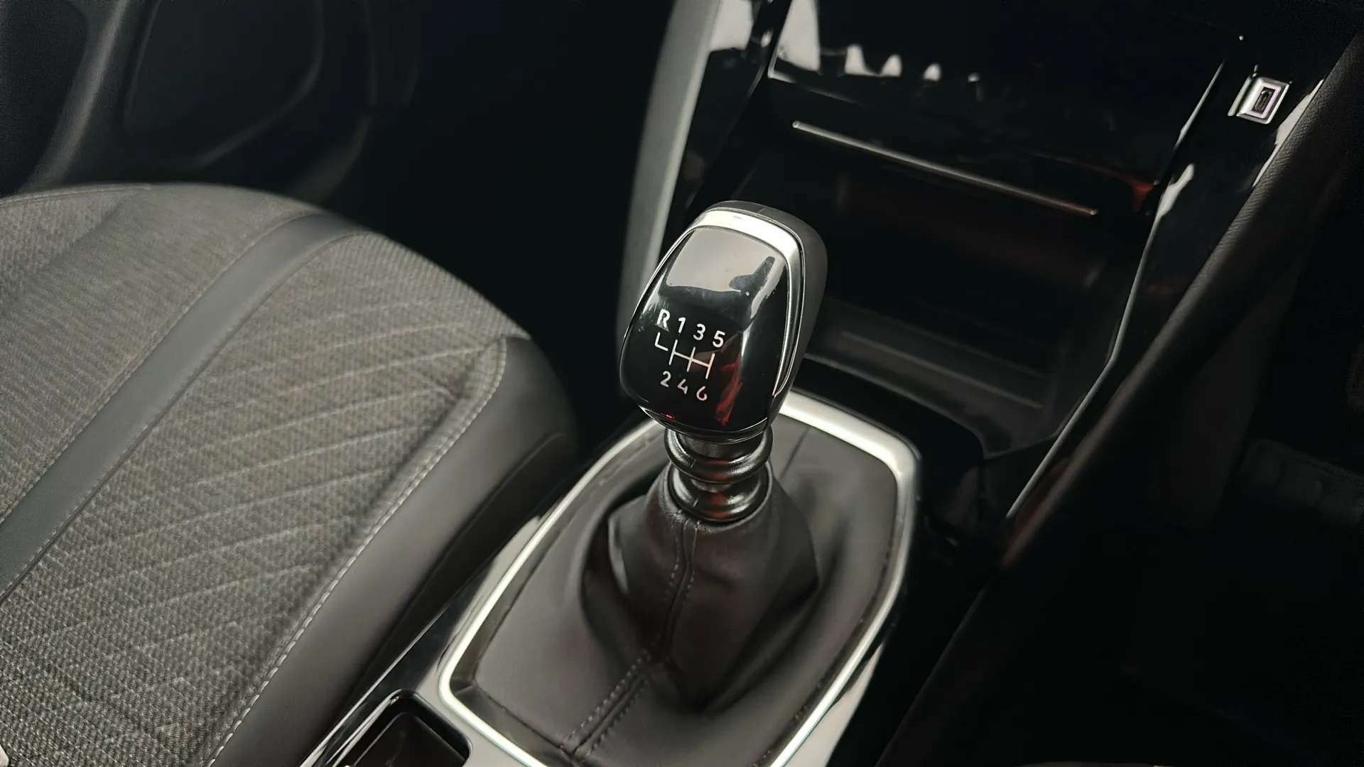 2023 PEUGEOT 2008 2023 PEUGEOT 2008