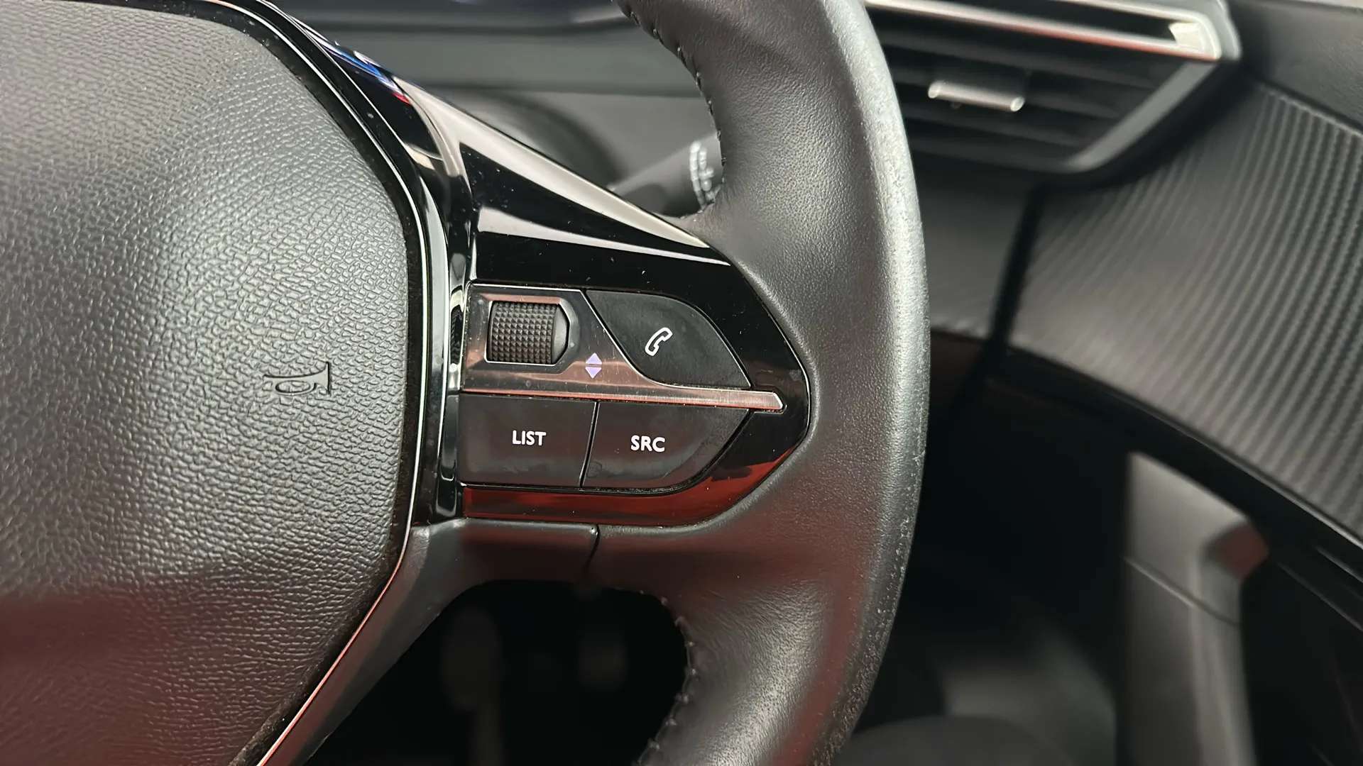 2023 PEUGEOT 2008 2023 PEUGEOT 2008
