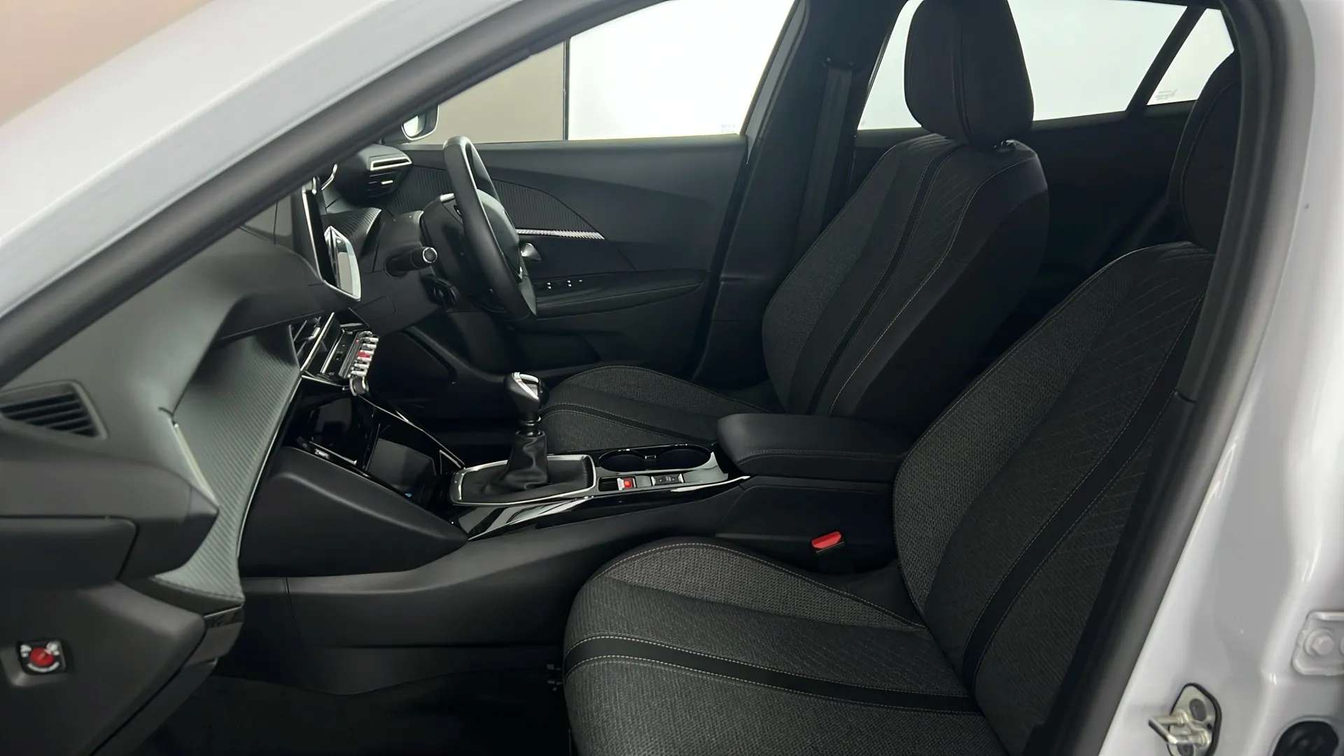 2024 PEUGEOT 2008 2024 PEUGEOT 2008