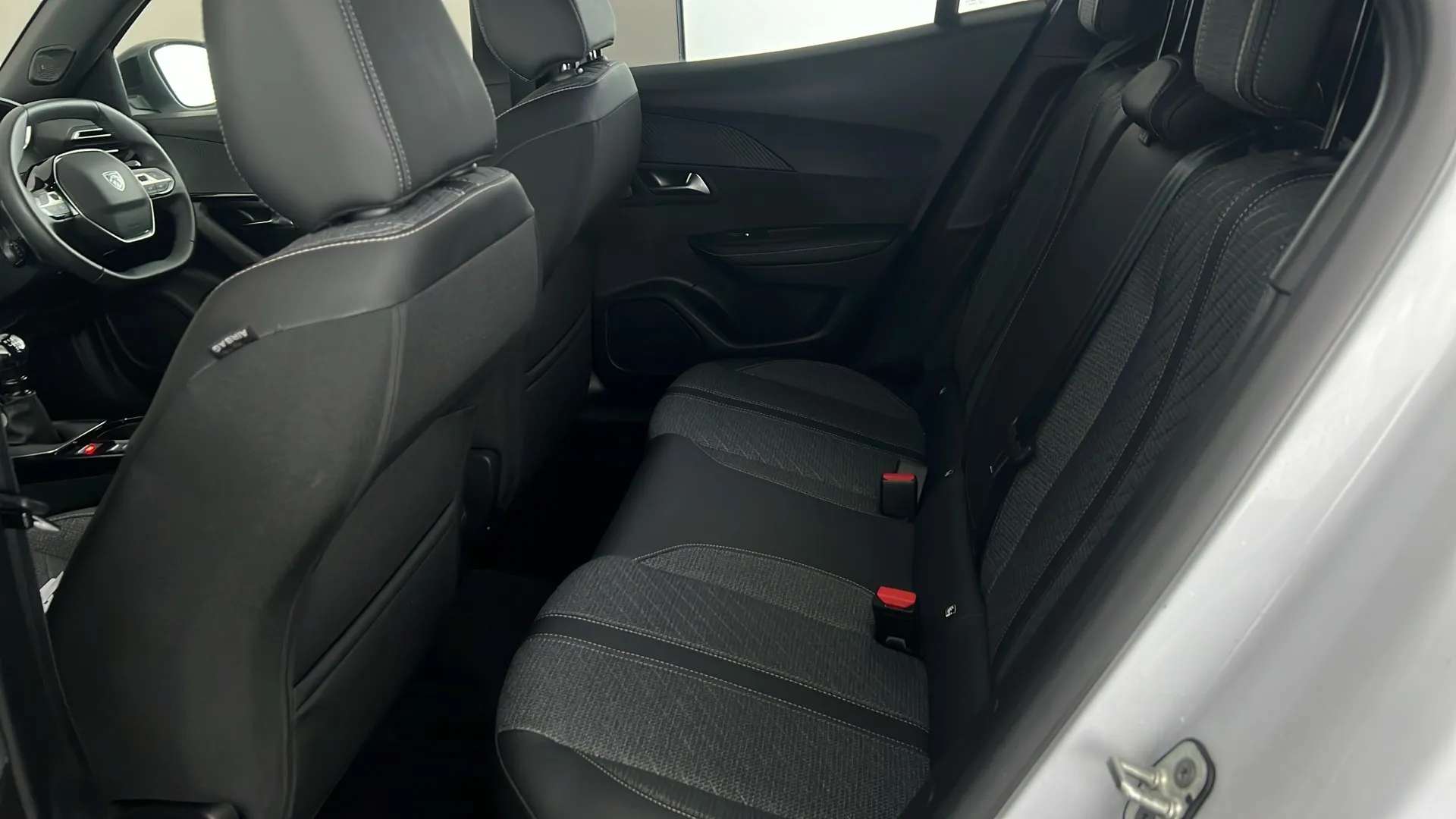 2024 PEUGEOT 2008 2024 PEUGEOT 2008