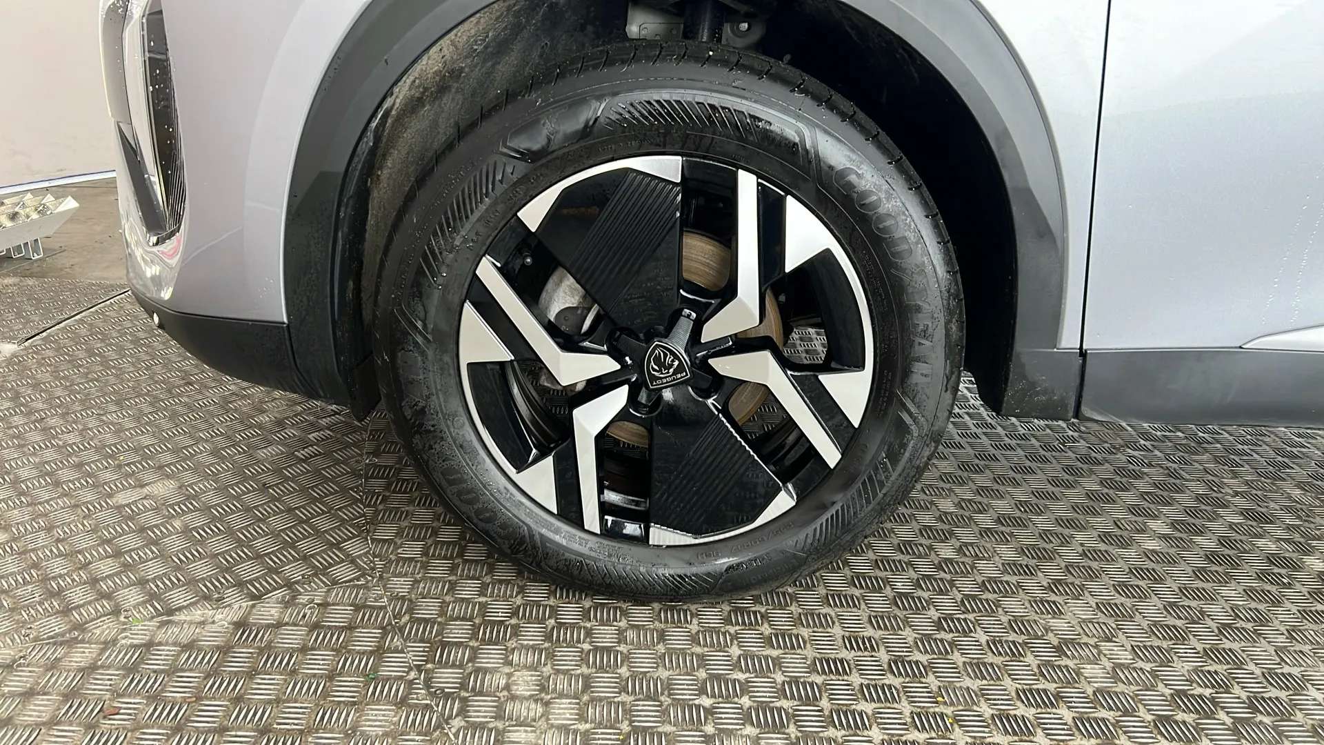 2024 PEUGEOT 2008 2024 PEUGEOT 2008