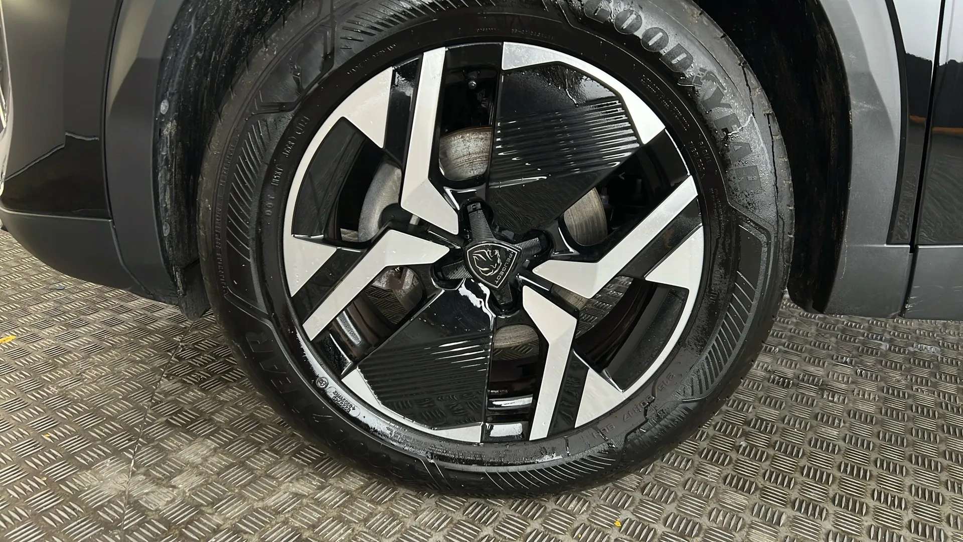 2024 PEUGEOT 2008 2024 PEUGEOT 2008