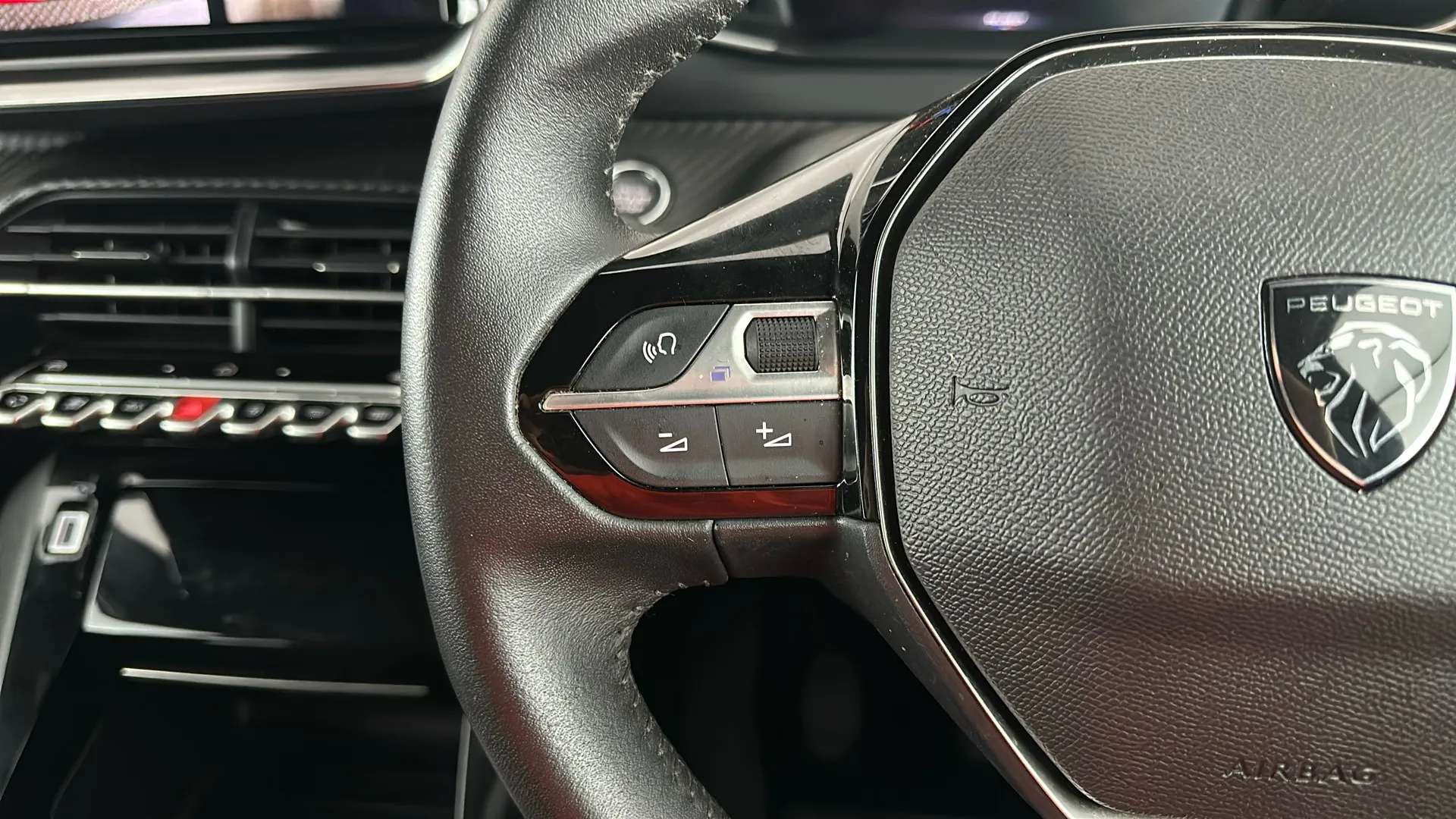 2024 PEUGEOT 2008 2024 PEUGEOT 2008
