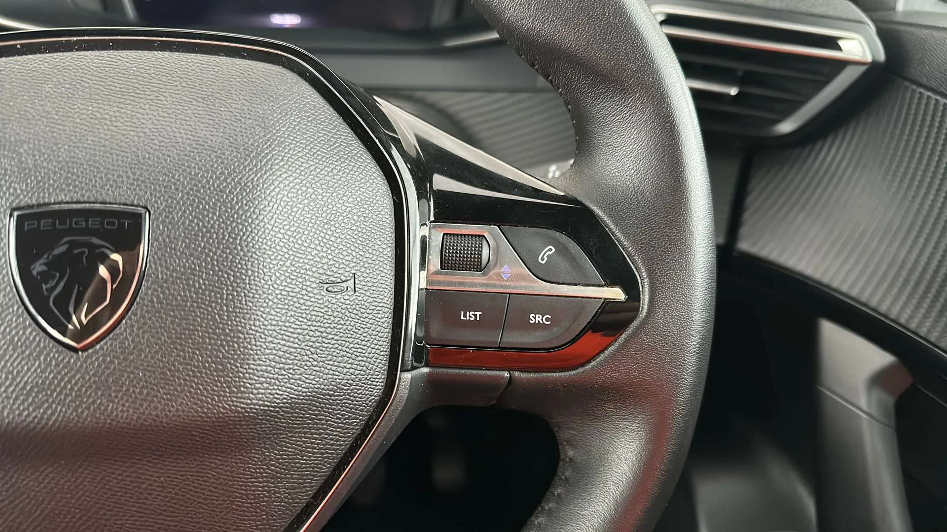 2024 PEUGEOT 2008 2024 PEUGEOT 2008