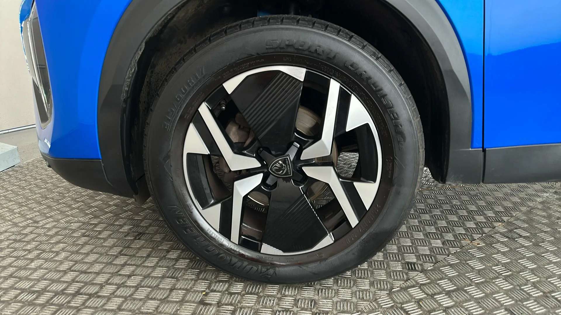 2024 PEUGEOT 2008 2024 PEUGEOT 2008