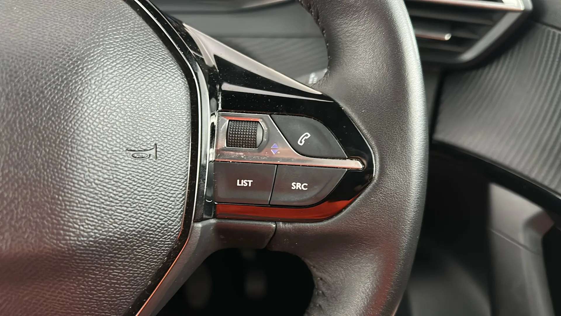 2024 PEUGEOT 2008 2024 PEUGEOT 2008