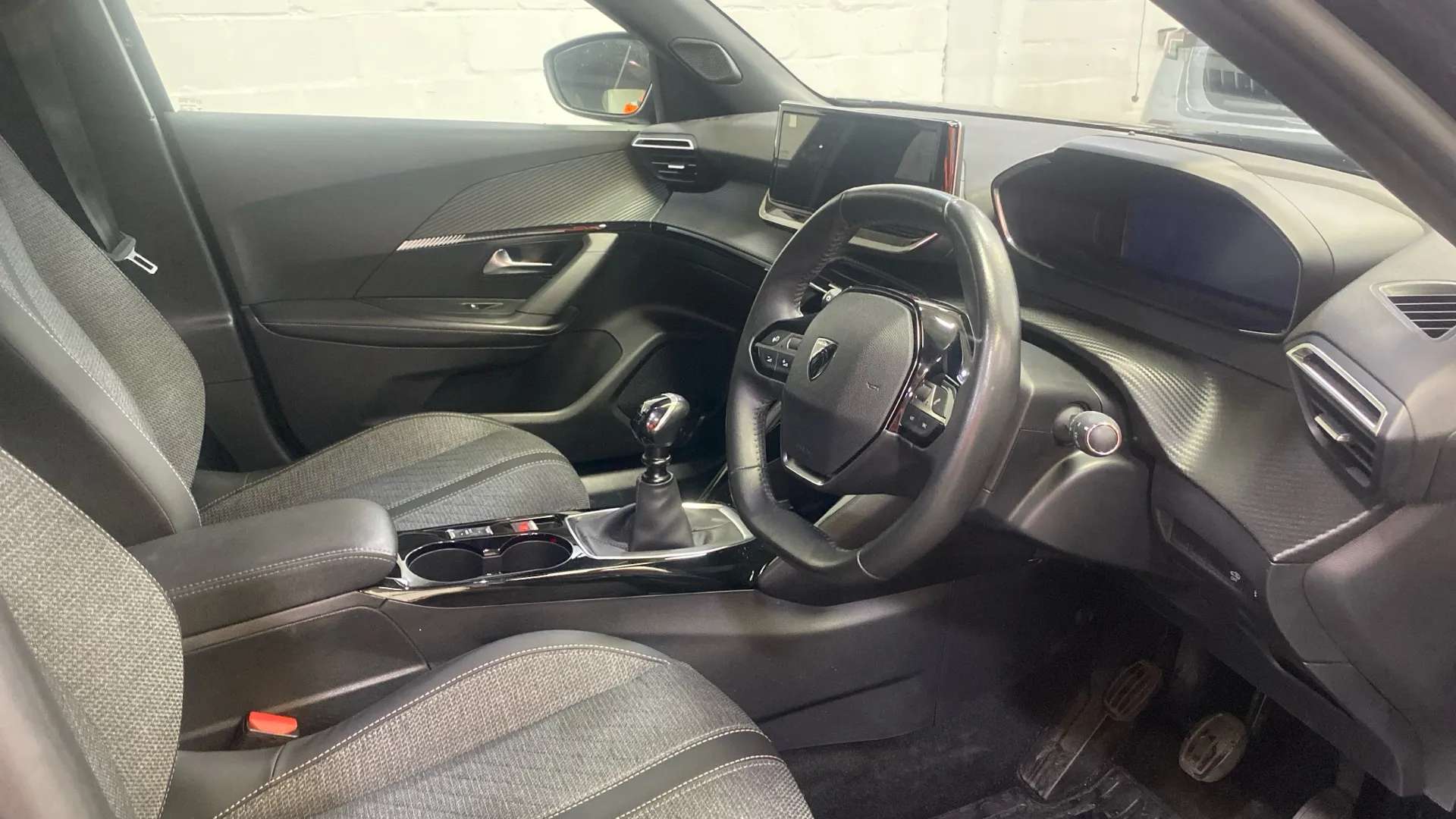 A 2024 PEUGEOT 2008 1.2 PureTech 130 Allure A 2024 PEUGEOT 2008 1.2 PureTech 130 Allure