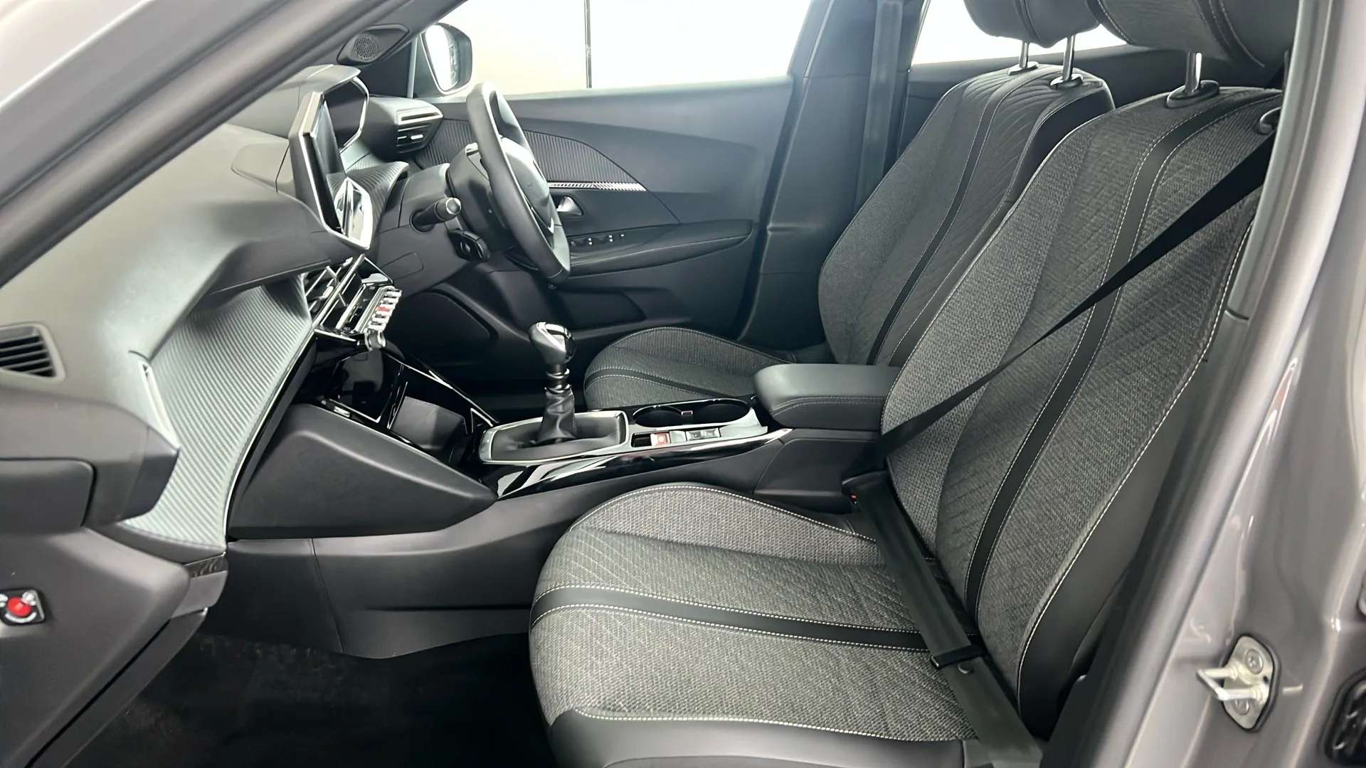 2023 PEUGEOT 2008 2023 PEUGEOT 2008
