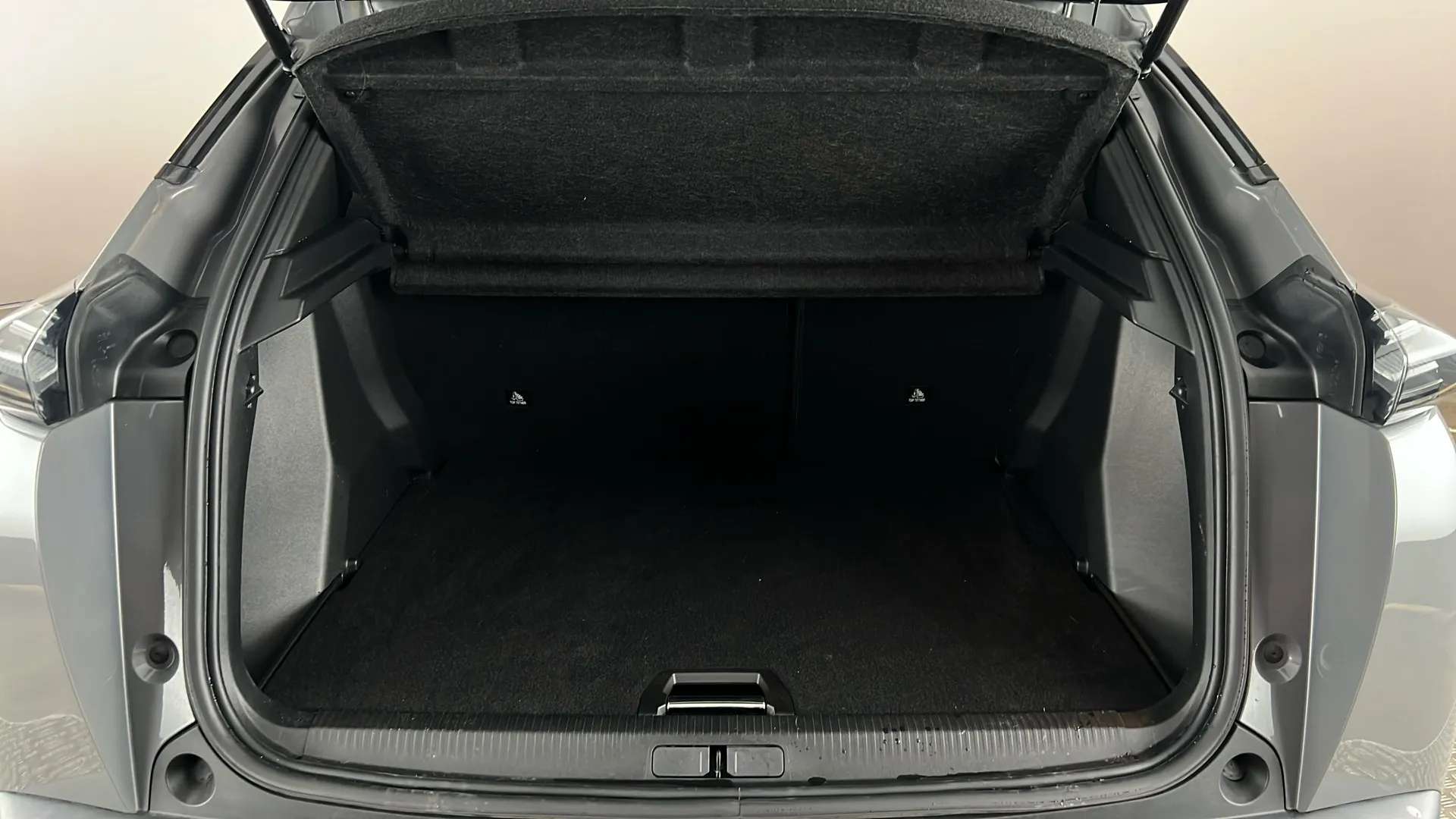2023 PEUGEOT 2008 2023 PEUGEOT 2008