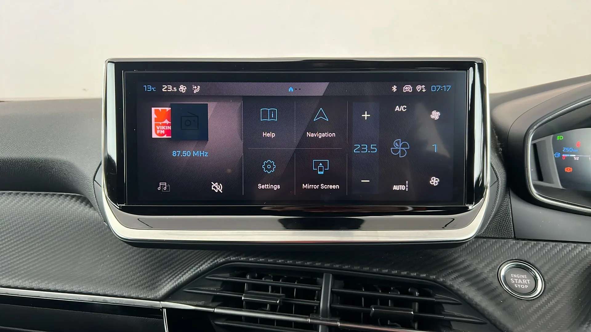 2023 PEUGEOT 2008 2023 PEUGEOT 2008