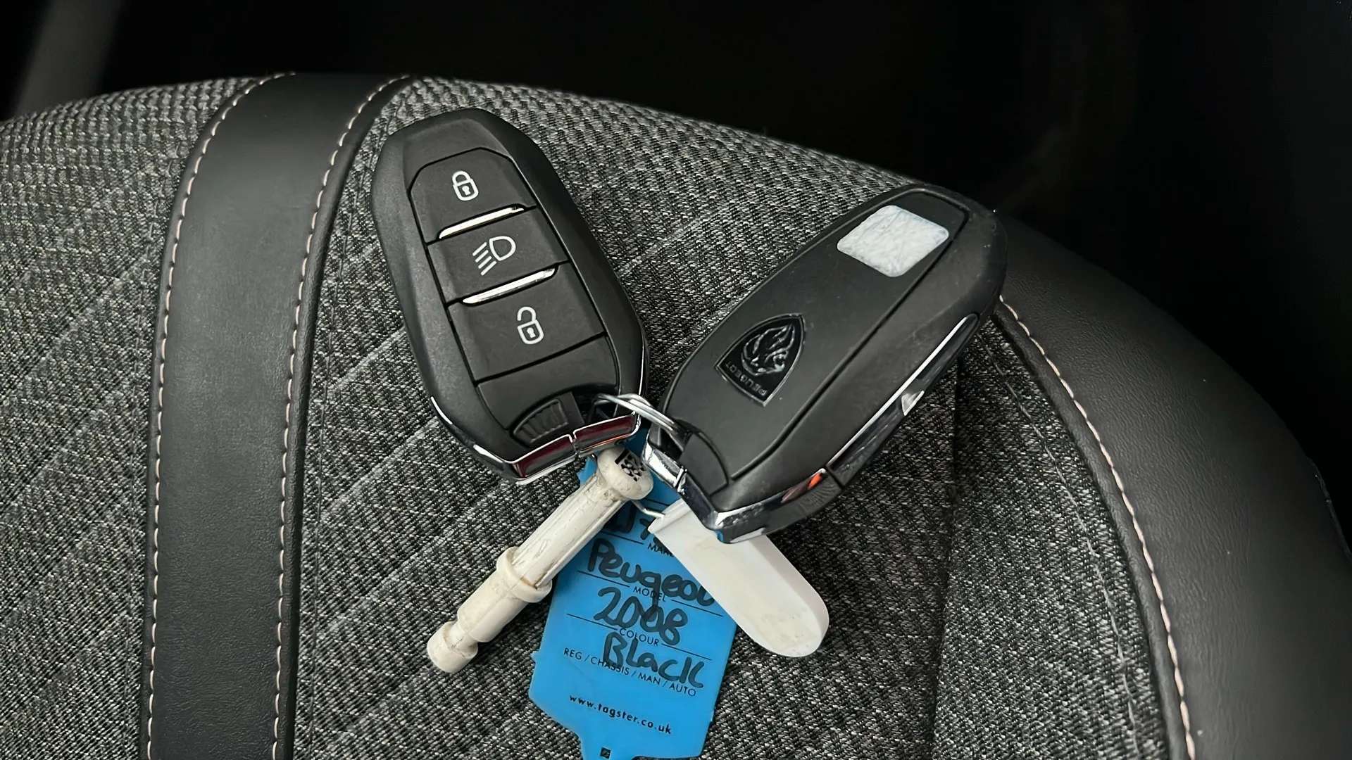 2023 PEUGEOT 2008 2023 PEUGEOT 2008