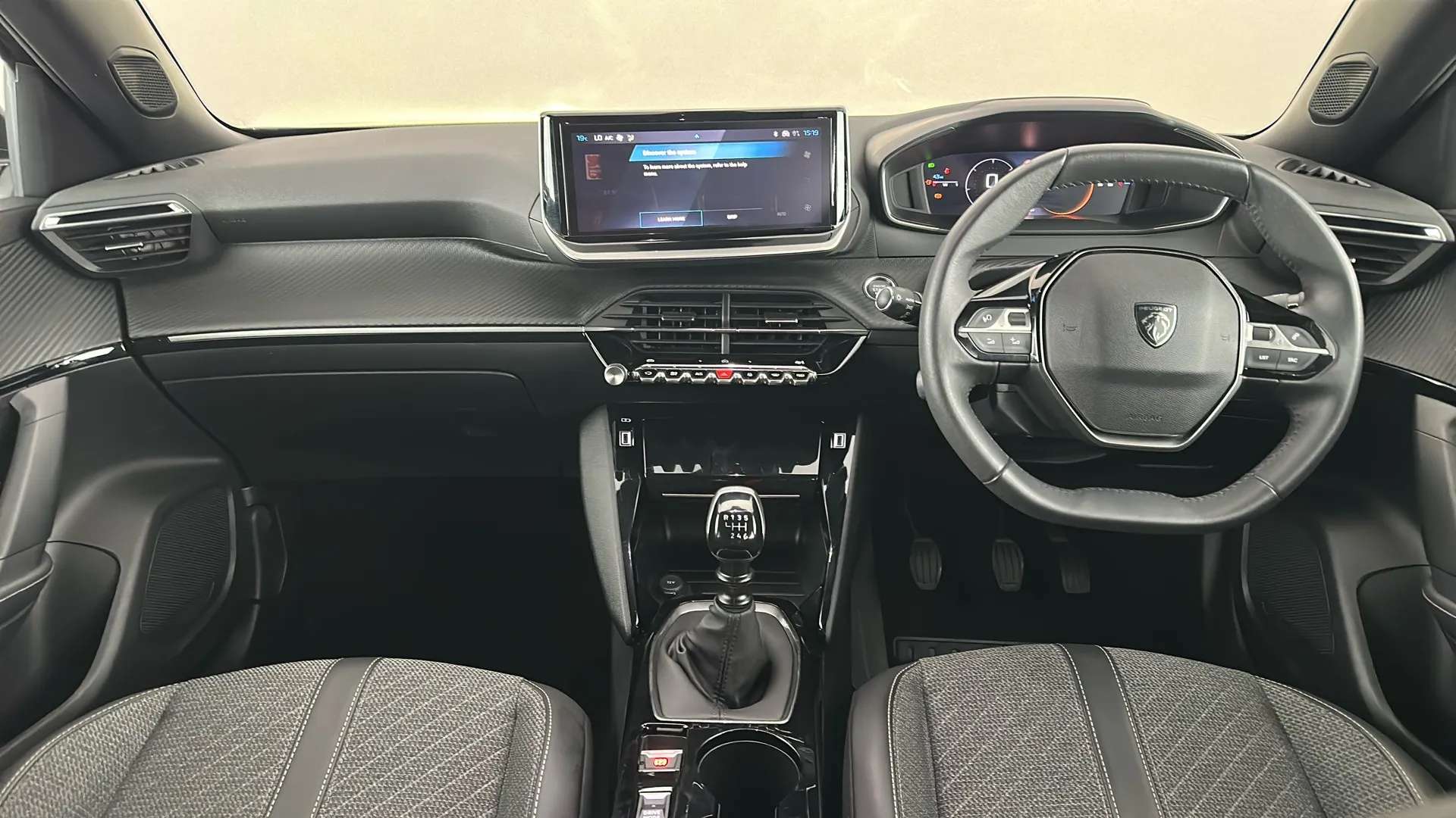 2024 PEUGEOT 2008 2024 PEUGEOT 2008