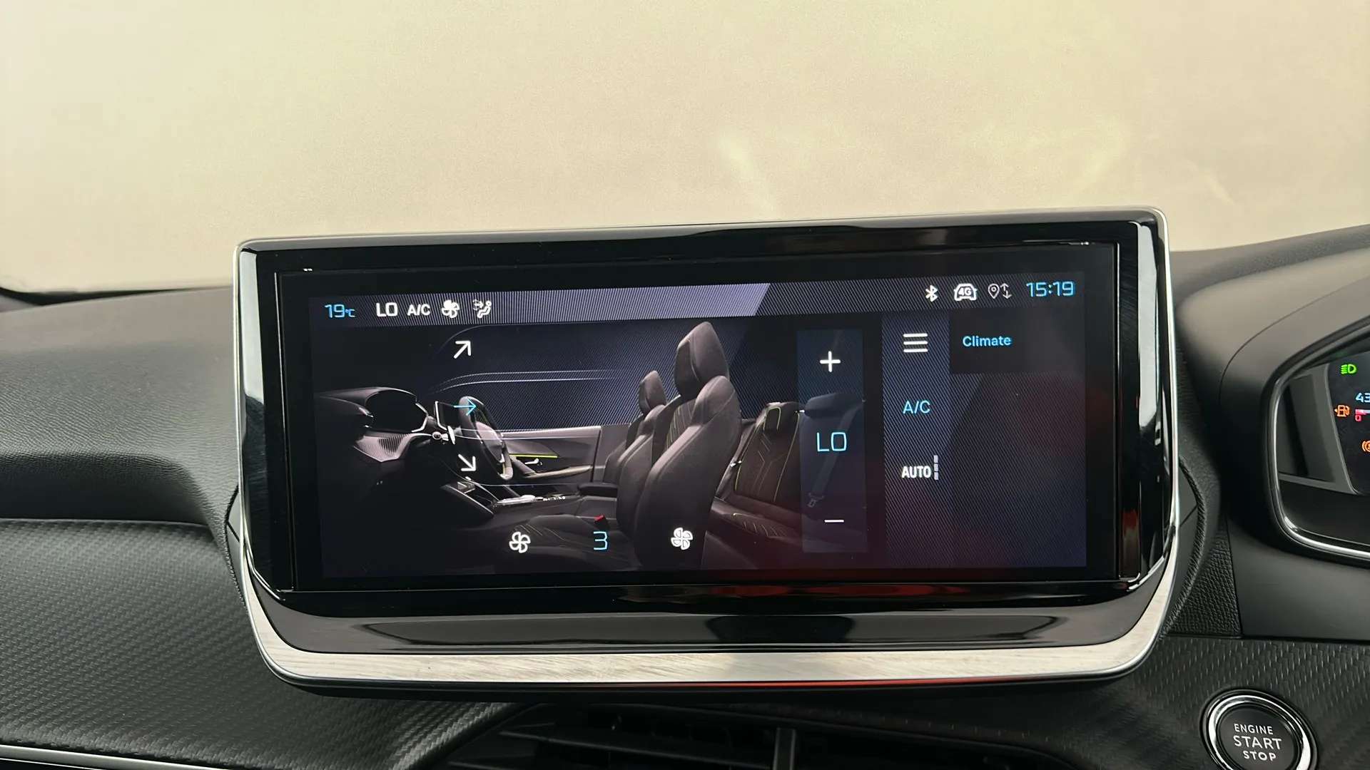 2024 PEUGEOT 2008 2024 PEUGEOT 2008