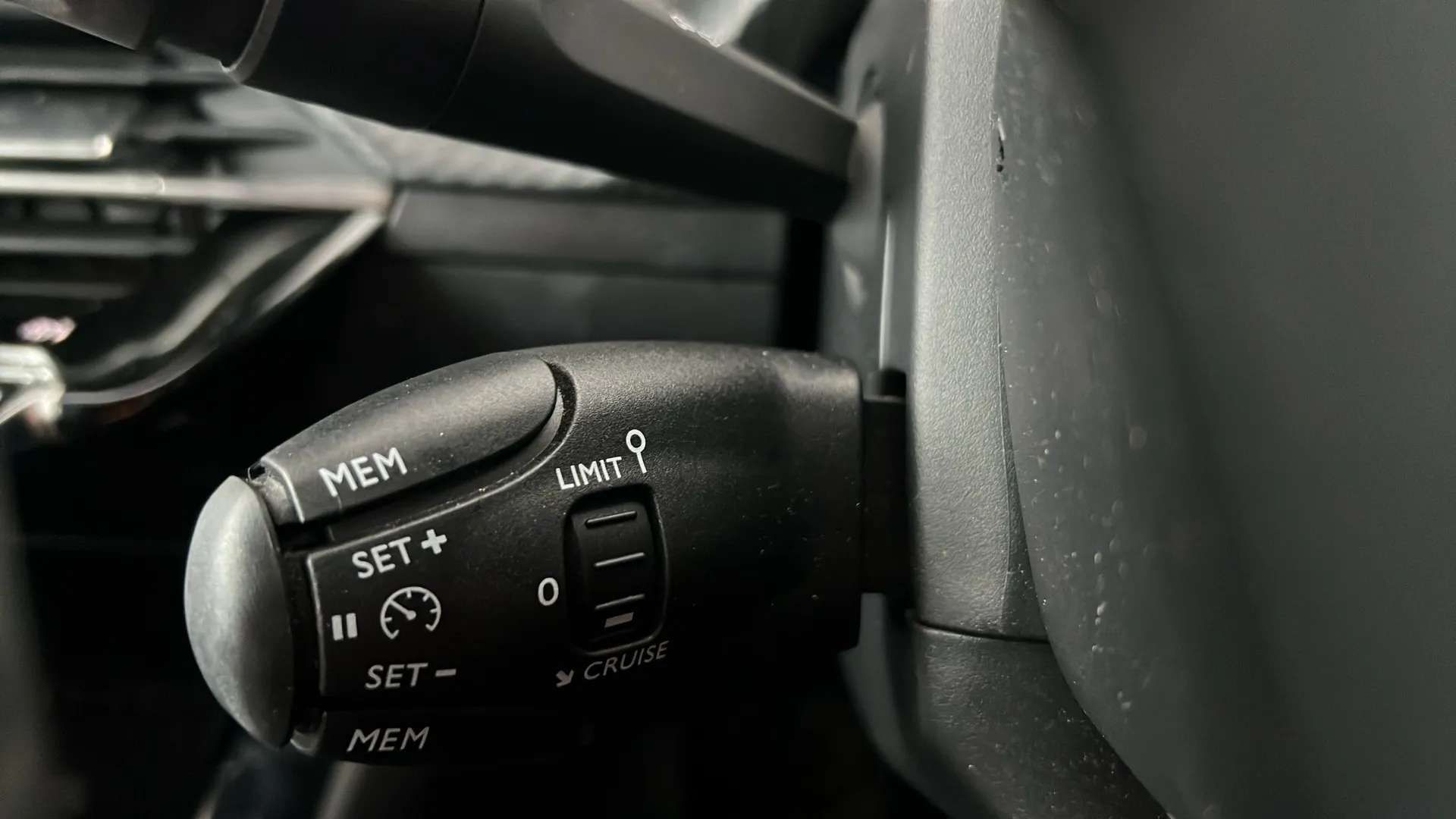 2025 PEUGEOT 2008 2025 PEUGEOT 2008