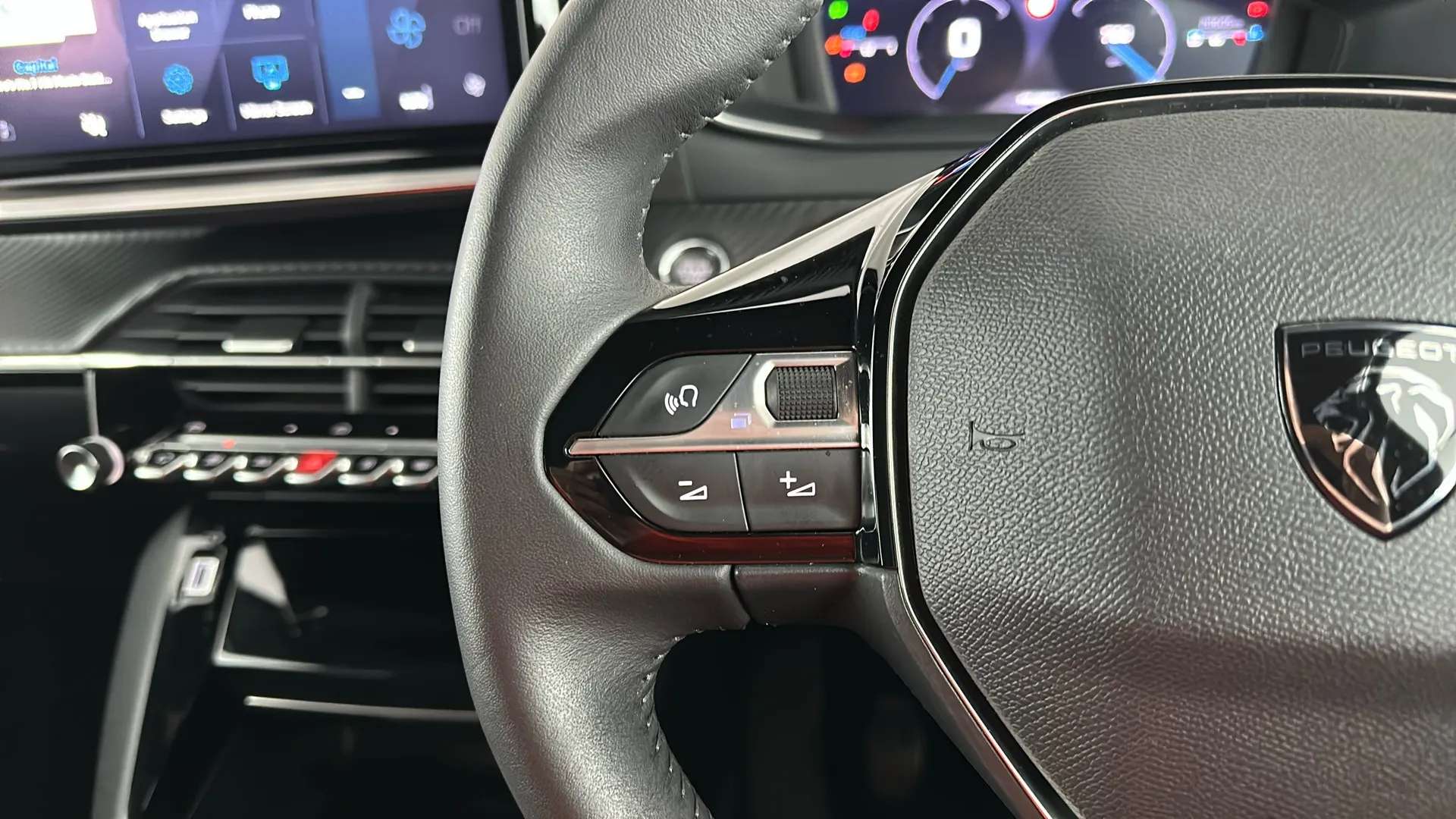 2023 PEUGEOT 2008 2023 PEUGEOT 2008
