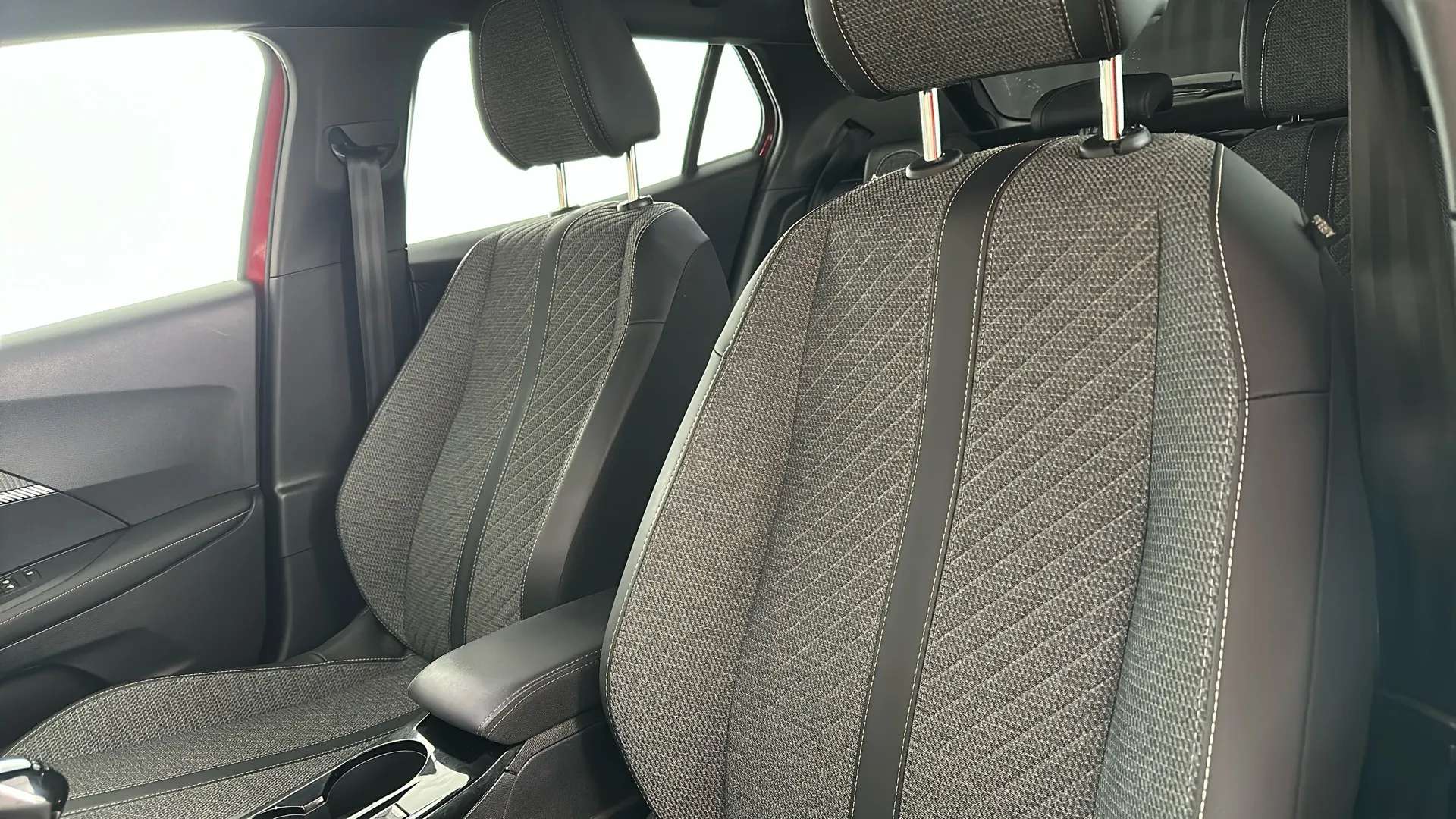 2023 PEUGEOT 2008 2023 PEUGEOT 2008