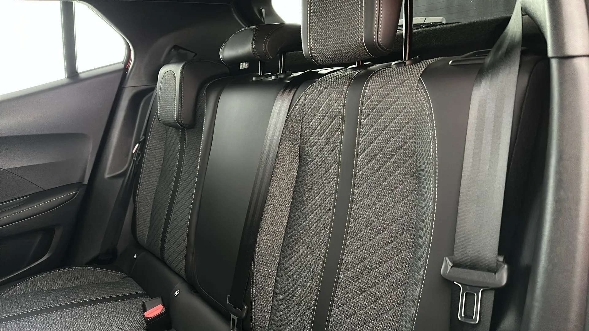 2023 PEUGEOT 2008 2023 PEUGEOT 2008