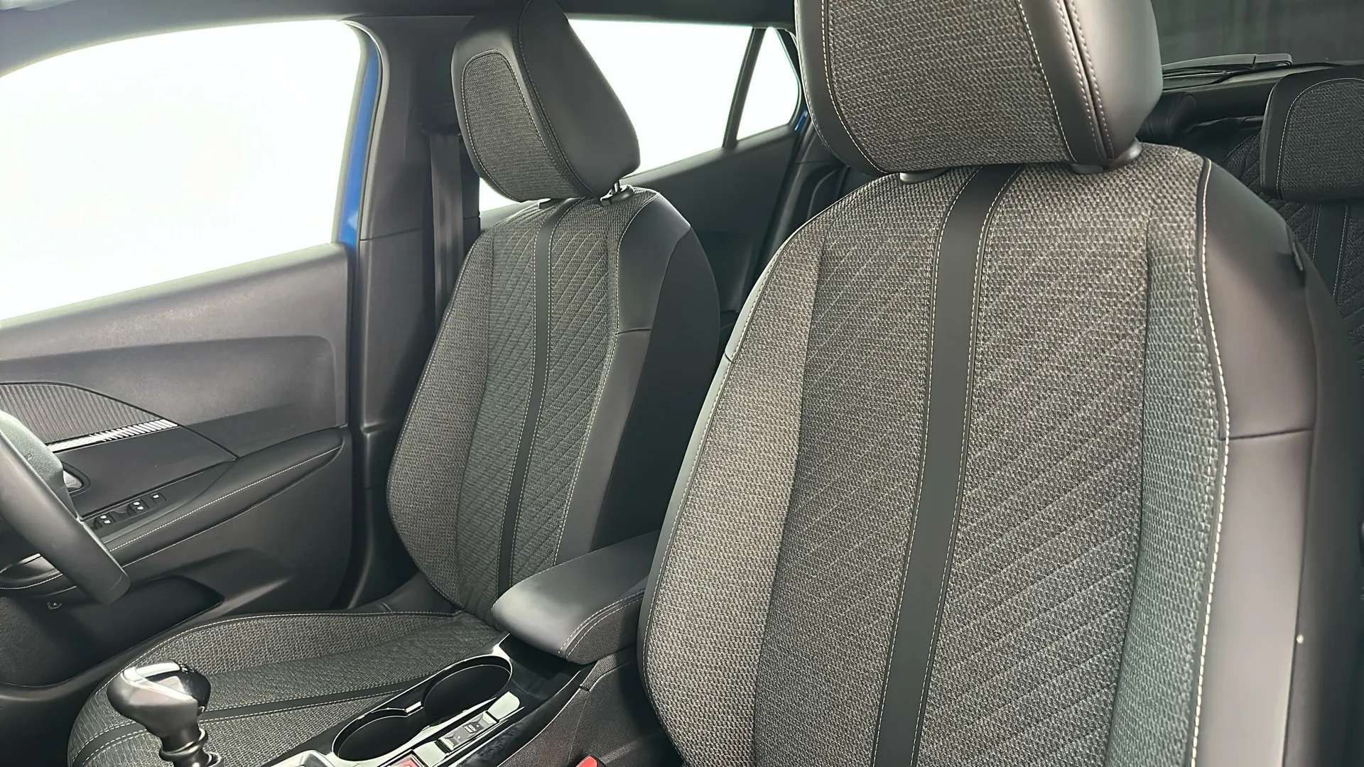 2023 PEUGEOT 2008 2023 PEUGEOT 2008