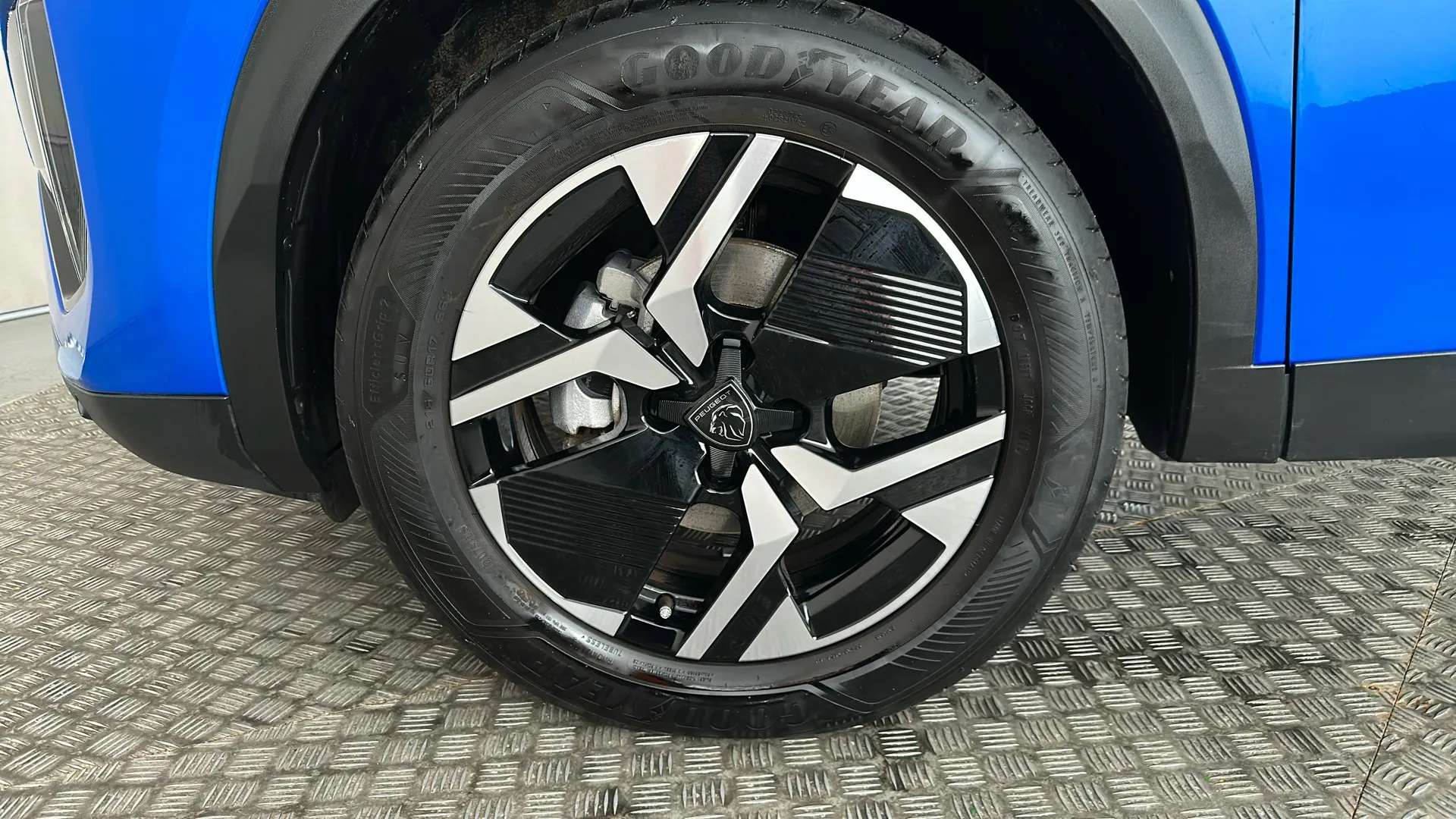 2023 PEUGEOT 2008 2023 PEUGEOT 2008