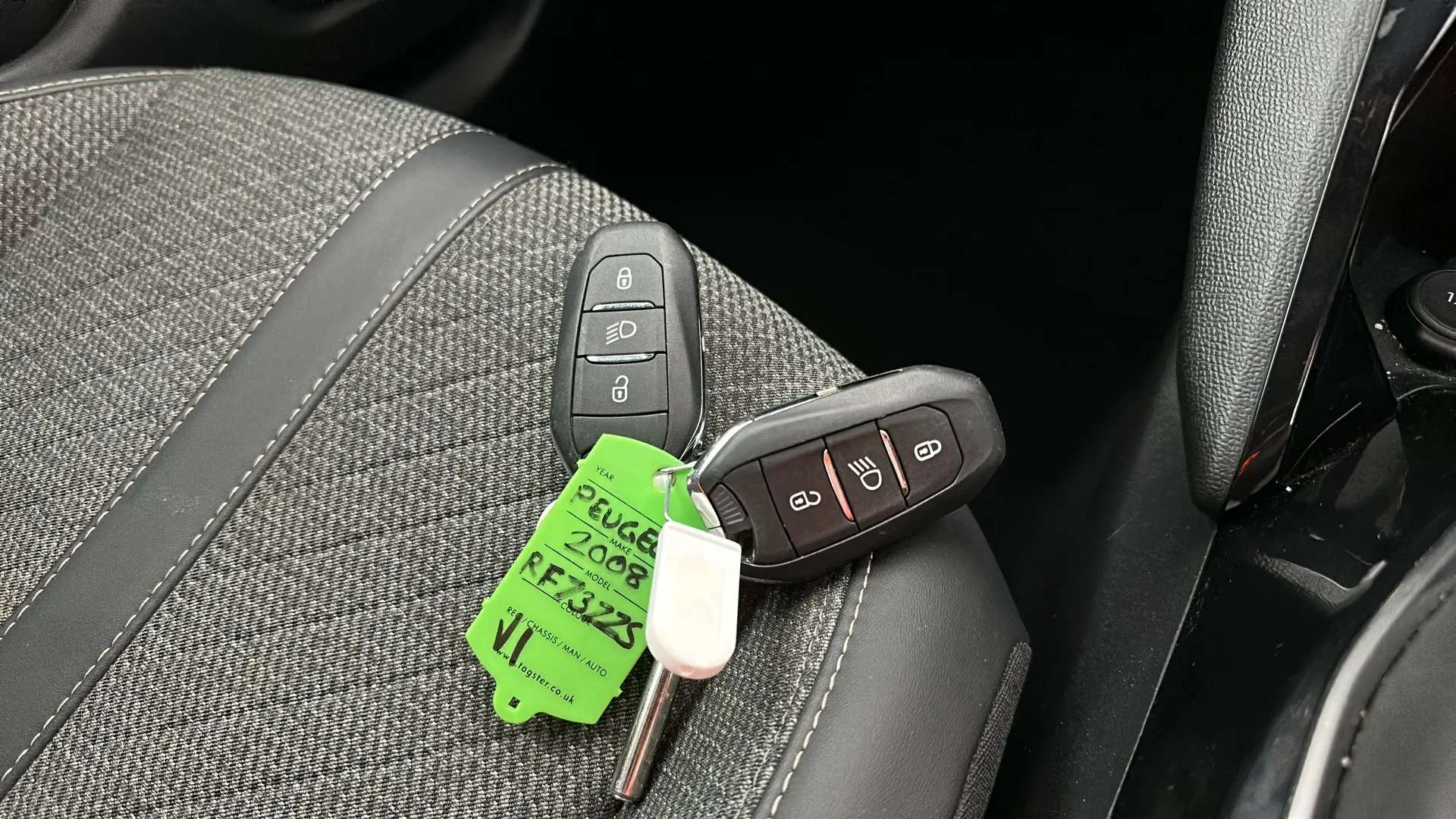 2023 PEUGEOT 2008 2023 PEUGEOT 2008